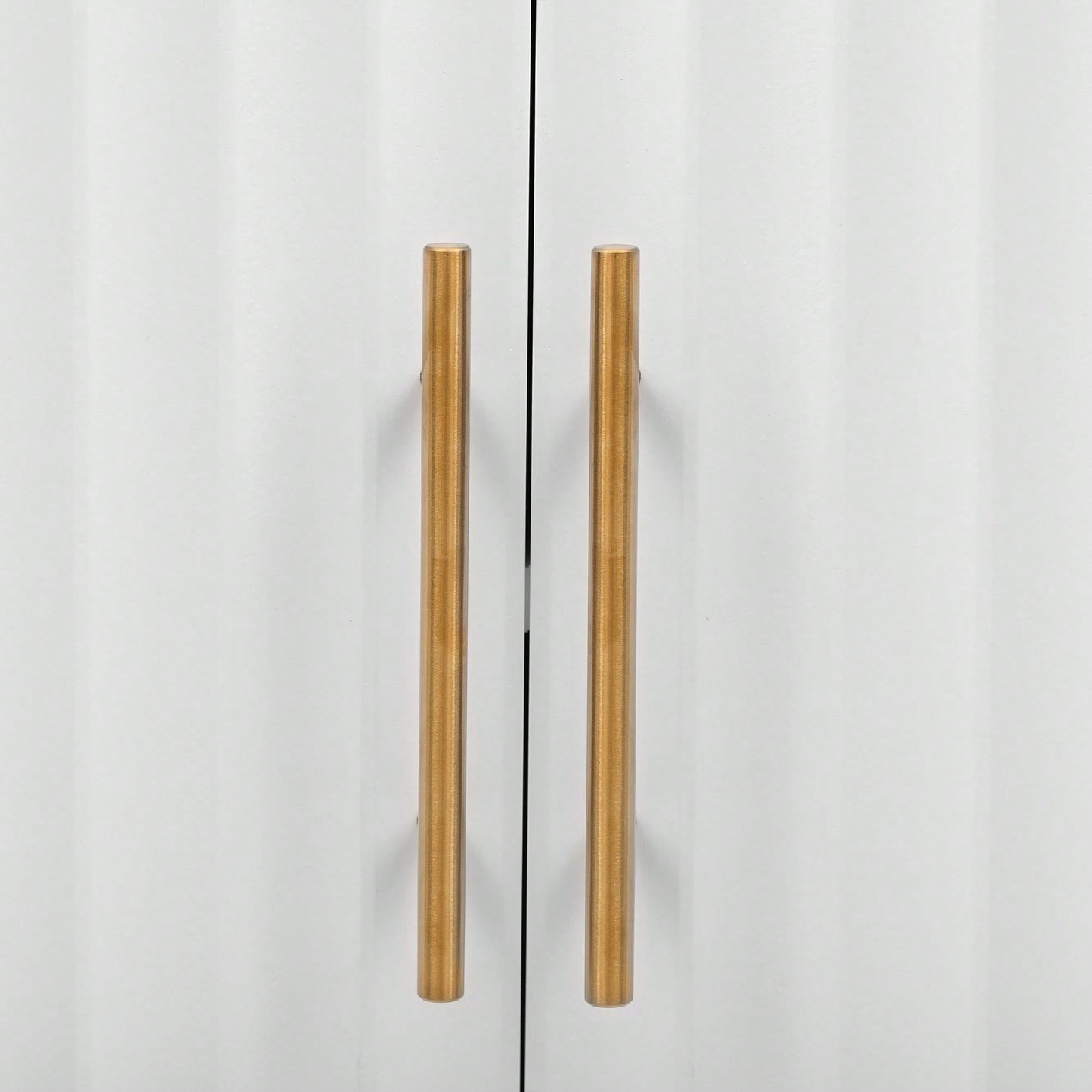 Three-Door Storage Cabinet With Metal Handles, Suitable For Corridors, Entrances, Living Rooms, And Bedrooms