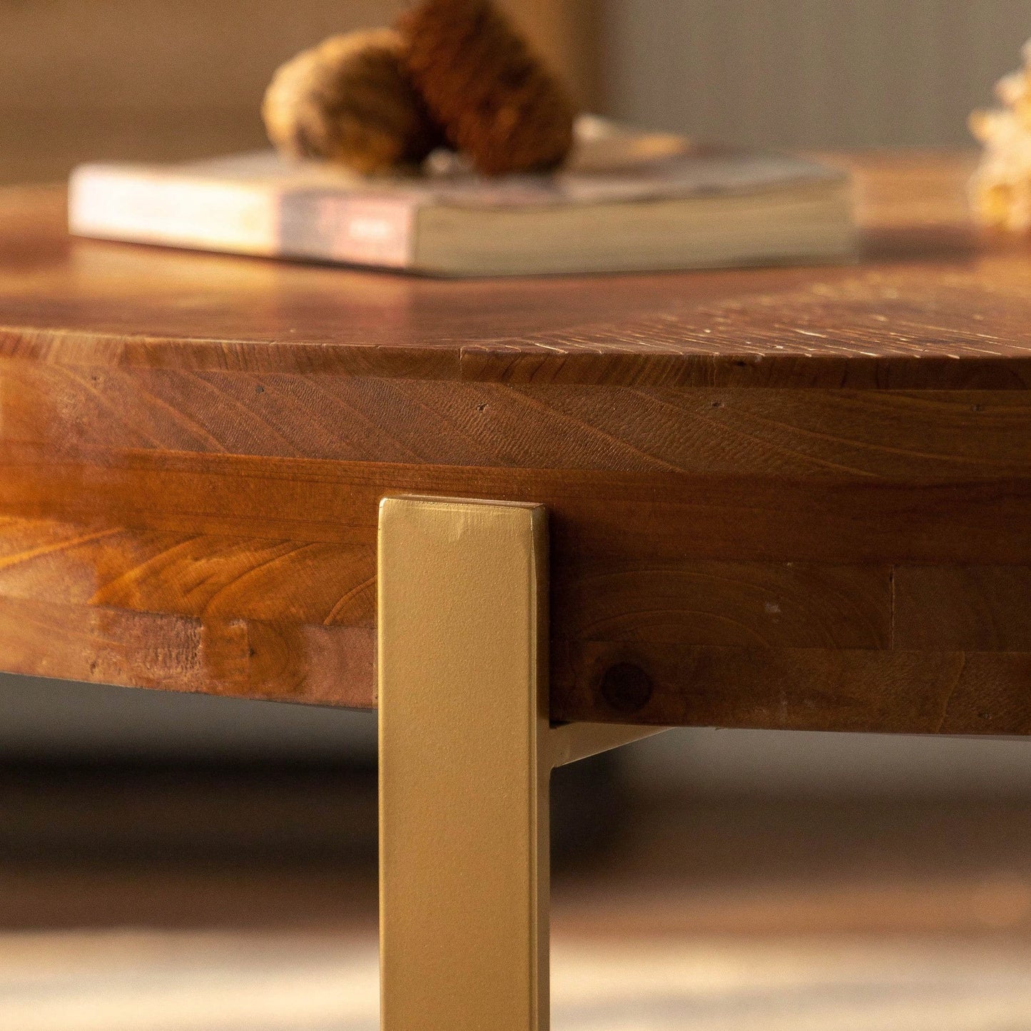 Modern Retro Splicing Round Coffee Table, Fir Wood Table Top With Black Cross Legs Base