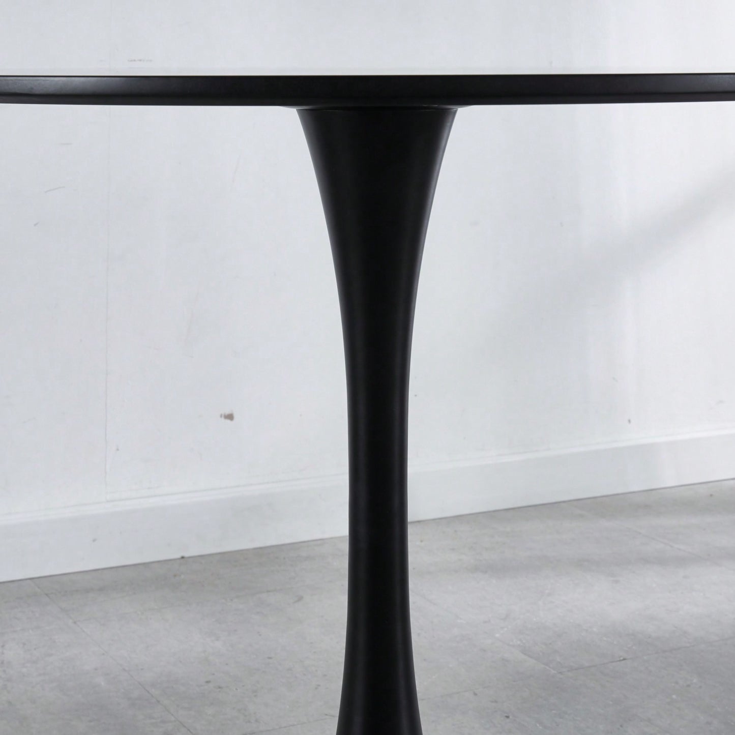 42.1" Round Mid-Century Modern Dining Table, Pedestal Table For 4-6 People, MDF Top, Sturdy Metal Legs, Easy Assembly