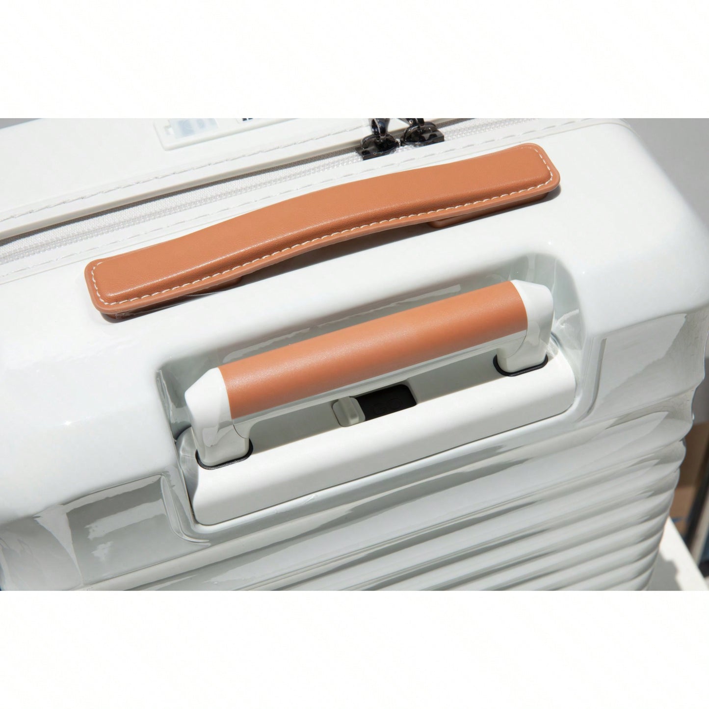 24 Inch TSA Lock Lightweight Spinner Suitcase with USB Port Wheel Lock and Spacious Storage