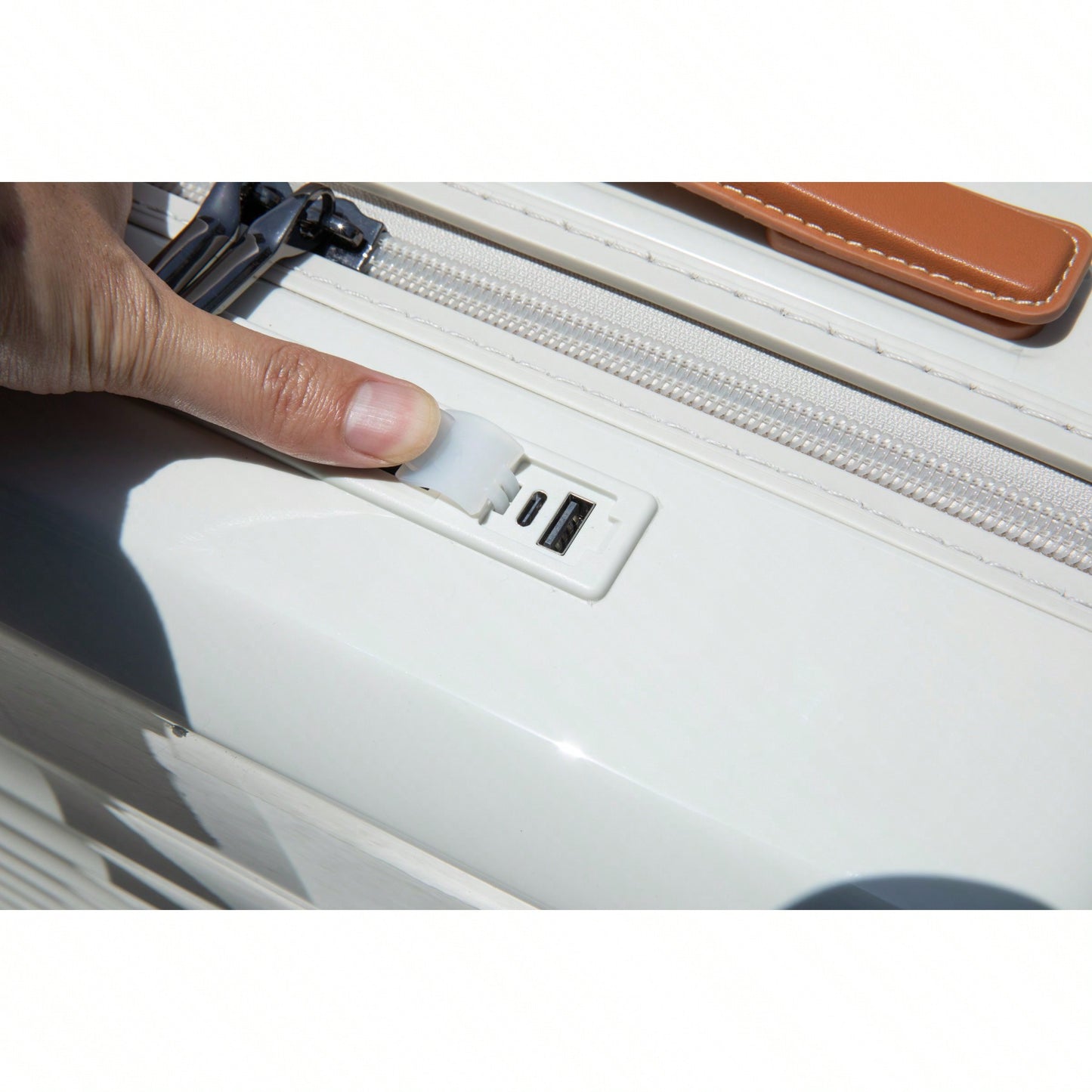 24 Inch TSA Lock Lightweight Spinner Suitcase with USB Port Wheel Lock and Spacious Storage