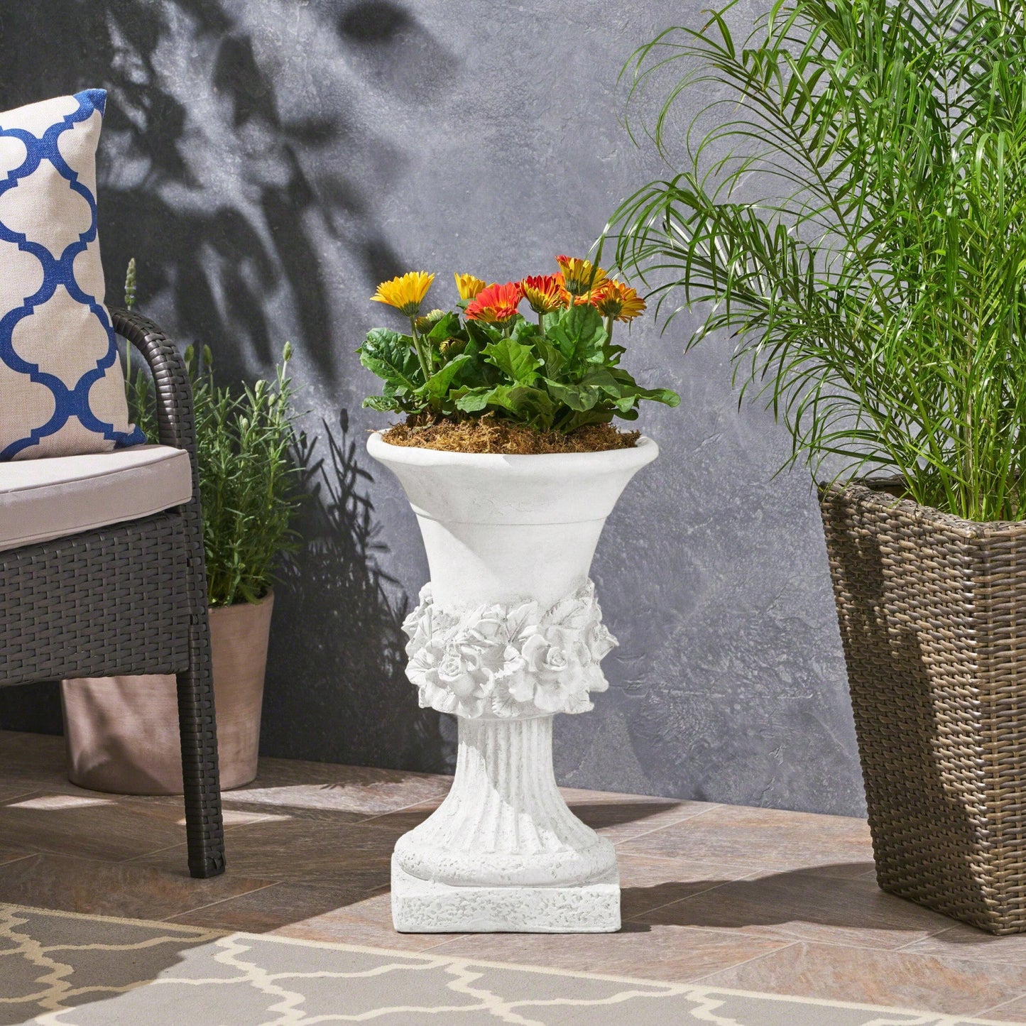Decorative Lightweight Concrete Garden Urn Planter For Vibrant Outdoor Displays