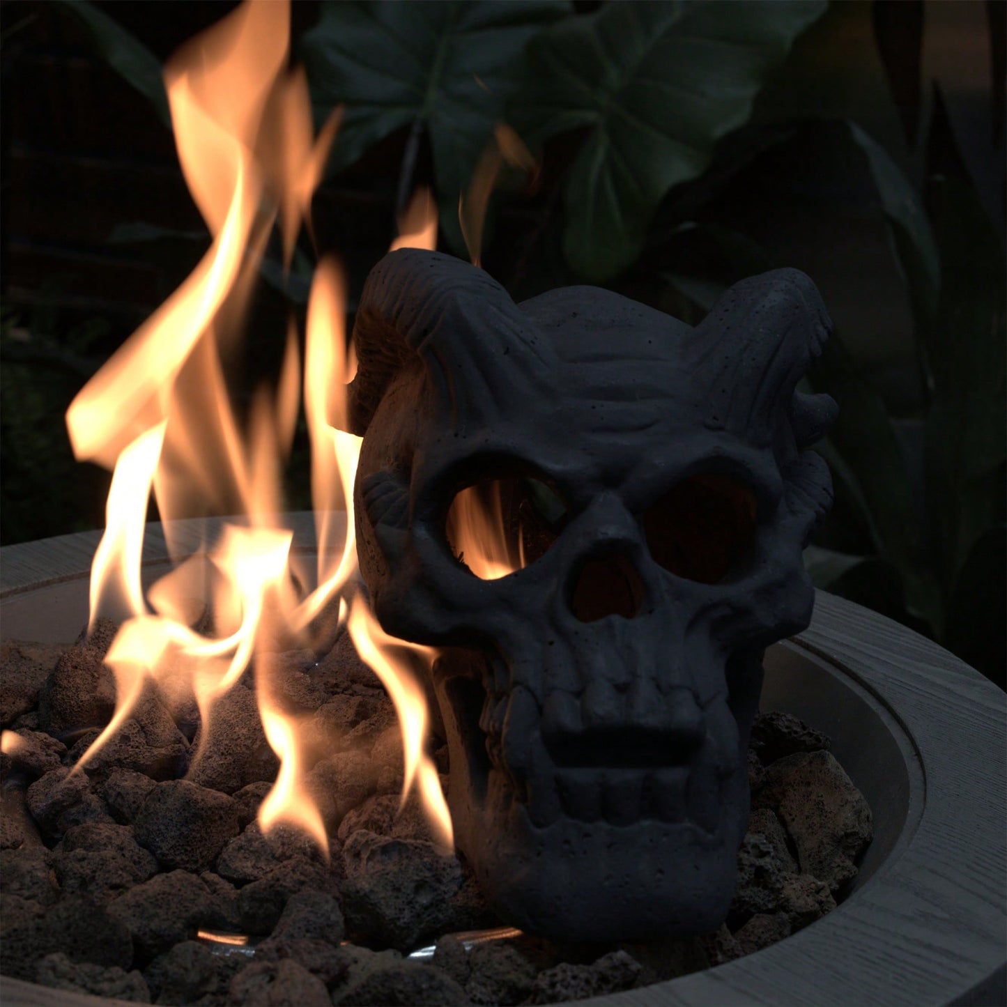 Fireproof Imitation Skull Gas Log For Natural Gas Or Propane Fireplaces, Fire Pits, Campfires, Halloween Decor, And BBQs