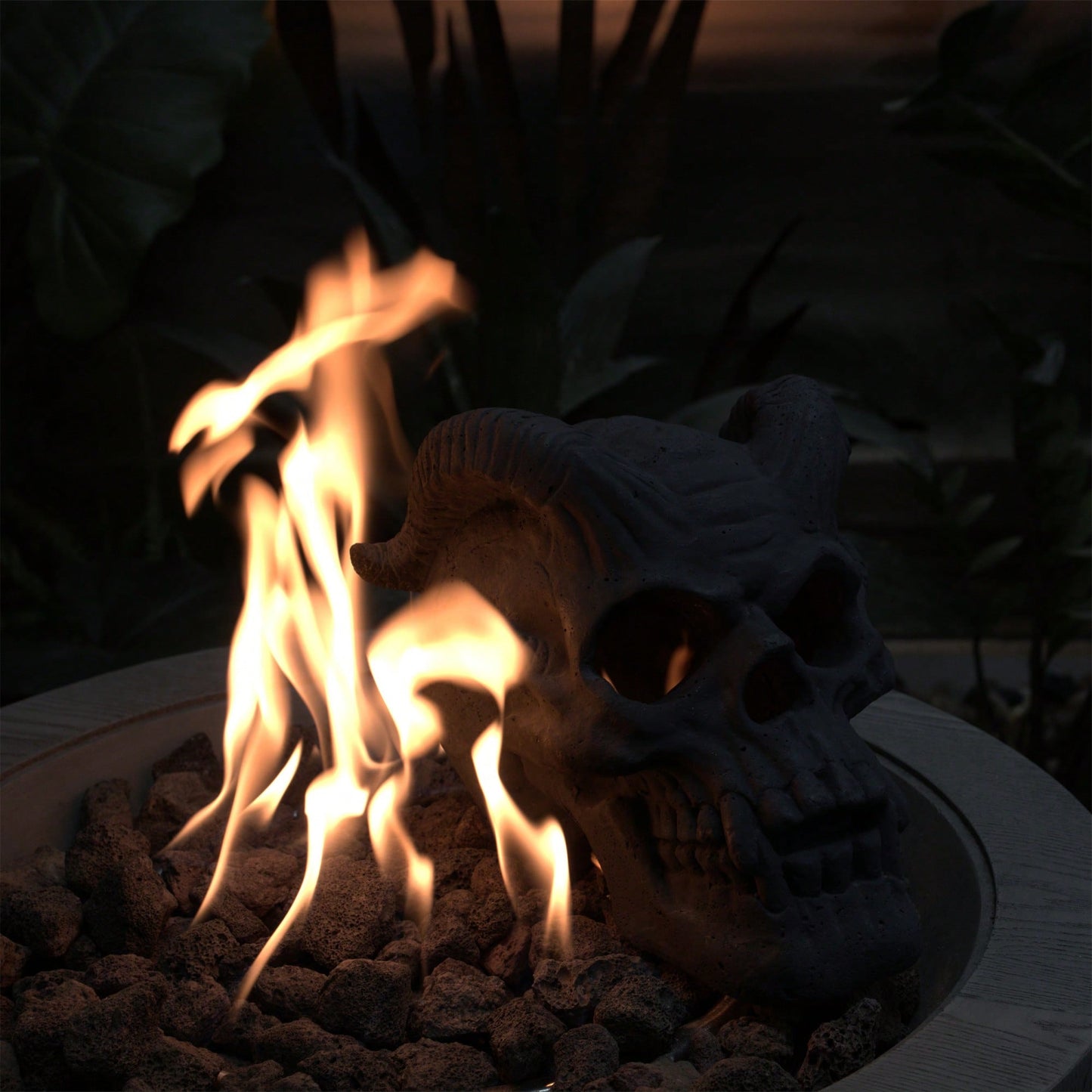 Fireproof Imitation Skull Gas Log For Natural Gas Or Propane Fireplaces, Fire Pits, Campfires, Halloween Decor, And BBQs