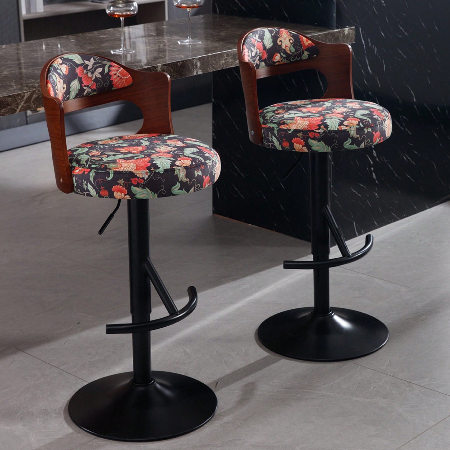 Set Of 2 Adjustable Swivel Bar Stools With Solid Wood Backrest For Kitchen Counter And Dining Room In Brown