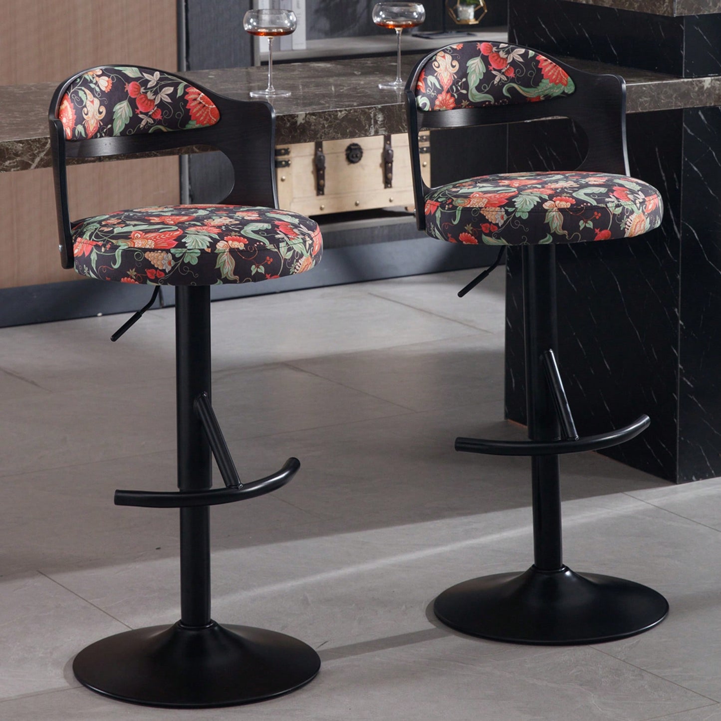 Set Of 2 Adjustable Swivel Bar Stools With Solid Wood Backrest For Kitchen Counter And Dining Room In Brown