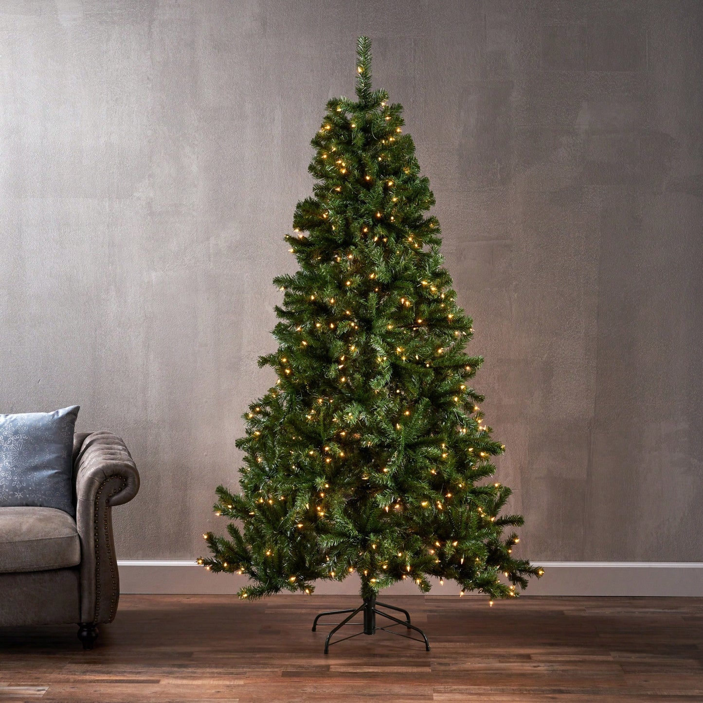 Stunning 7' Hinged Artificial Christmas Tree With 500 Lights - 48" Diameter, 1110 Tips For A Festive Touch