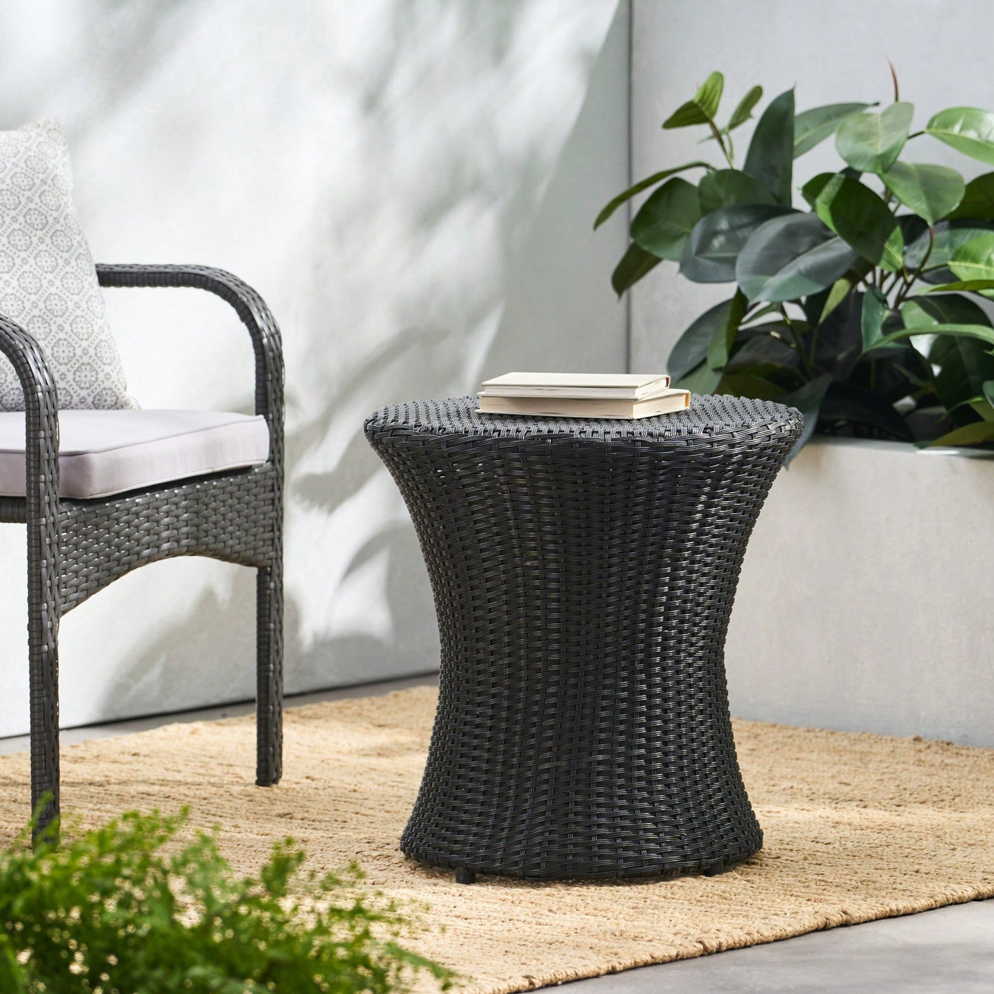 Elegant Hourglass Table Base For Modern Home Decor - Stunning Accent Piece For Any Room