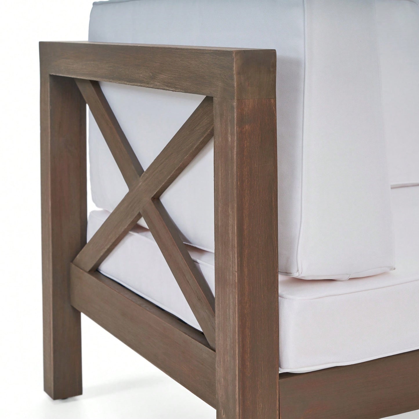 Elegant Modern Club Chair For Stylish Living Spaces