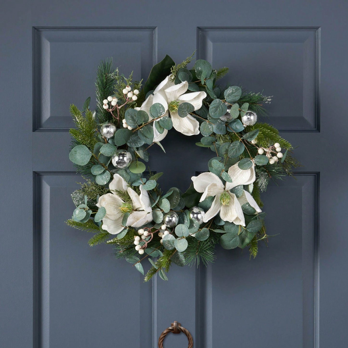 Elegant 21.75-Inch Floral Wreath With Leaves And Magnolia Accents For Home Decor