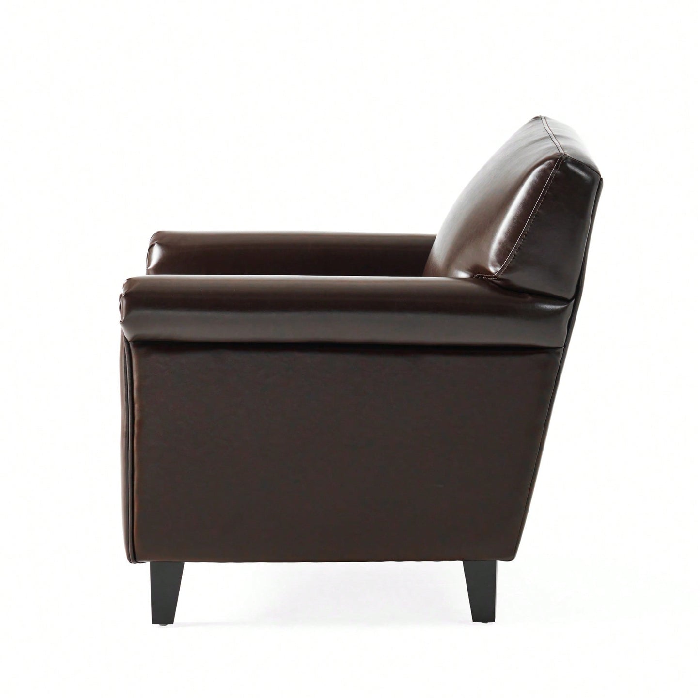 Elegant Vintage-Inspired Club Chair For Stylish Living Spaces