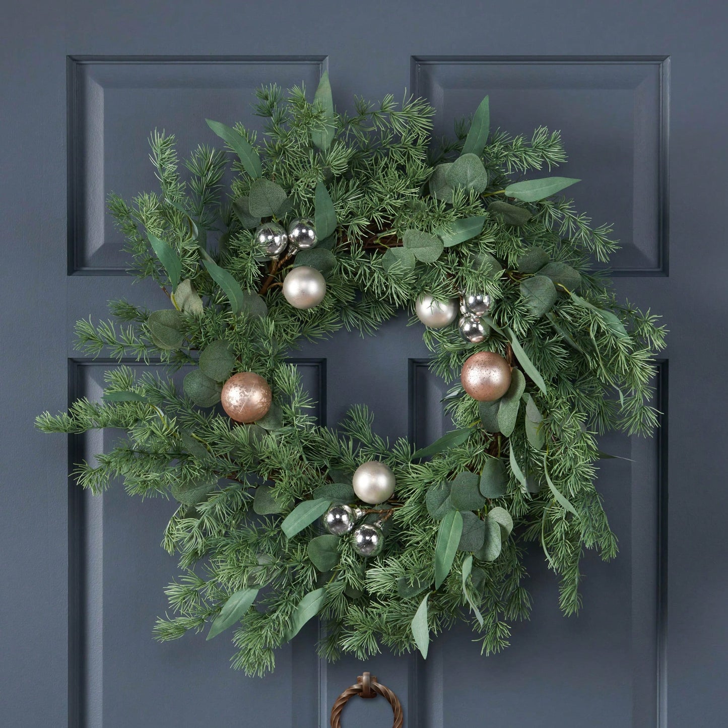 26 Inch Pine Needle Wreath With Decorative Ball For Seasonal Home Decor