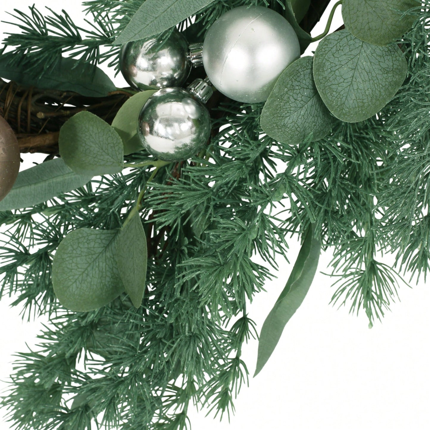 26 Inch Pine Needle Wreath With Decorative Ball For Seasonal Home Decor