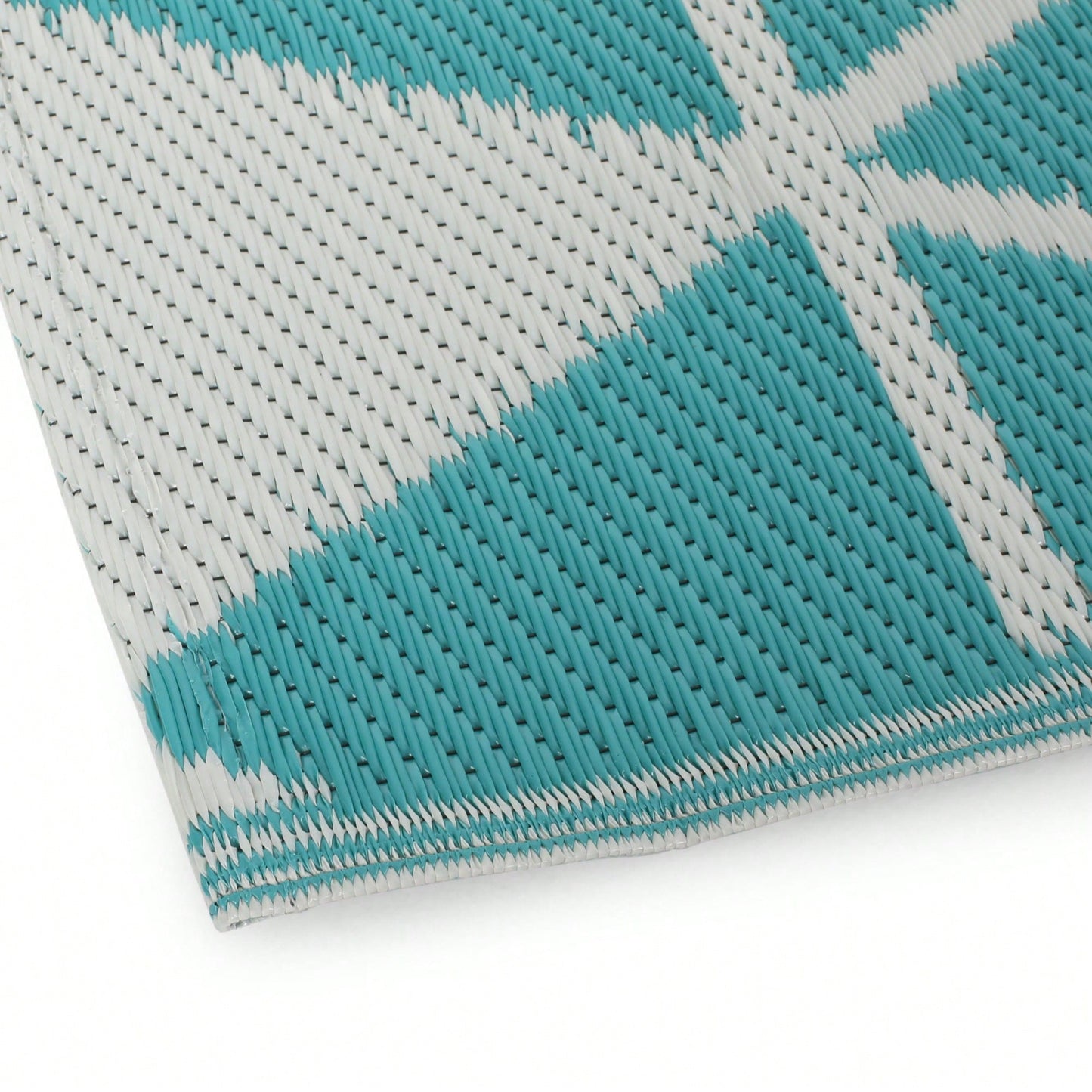 Herringbone Pattern 4x6 Inch Polypropylene Area Rug For Indoor And Outdoor Use