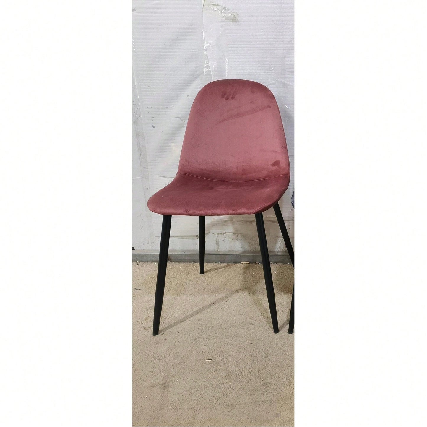 Set Of 4 Modern Velvet Upholstered Dining Chairs With Spoon Shape Design And Black Metal Legs For Kitchen And Dining Room - Pink