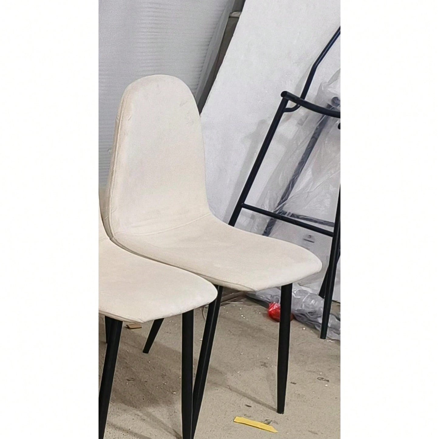 Set Of 4 Modern Velvet Upholstered Dining Chairs With Spoon Shape Design And Black Metal Legs For Kitchen And Dining Room - Pink