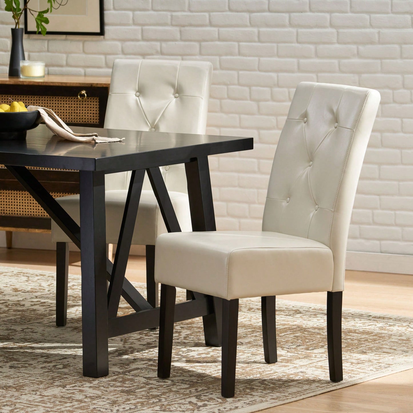 Set Of 2 Elegant Modern Dining Chair With Comfortable Upholstery And Stylish Design