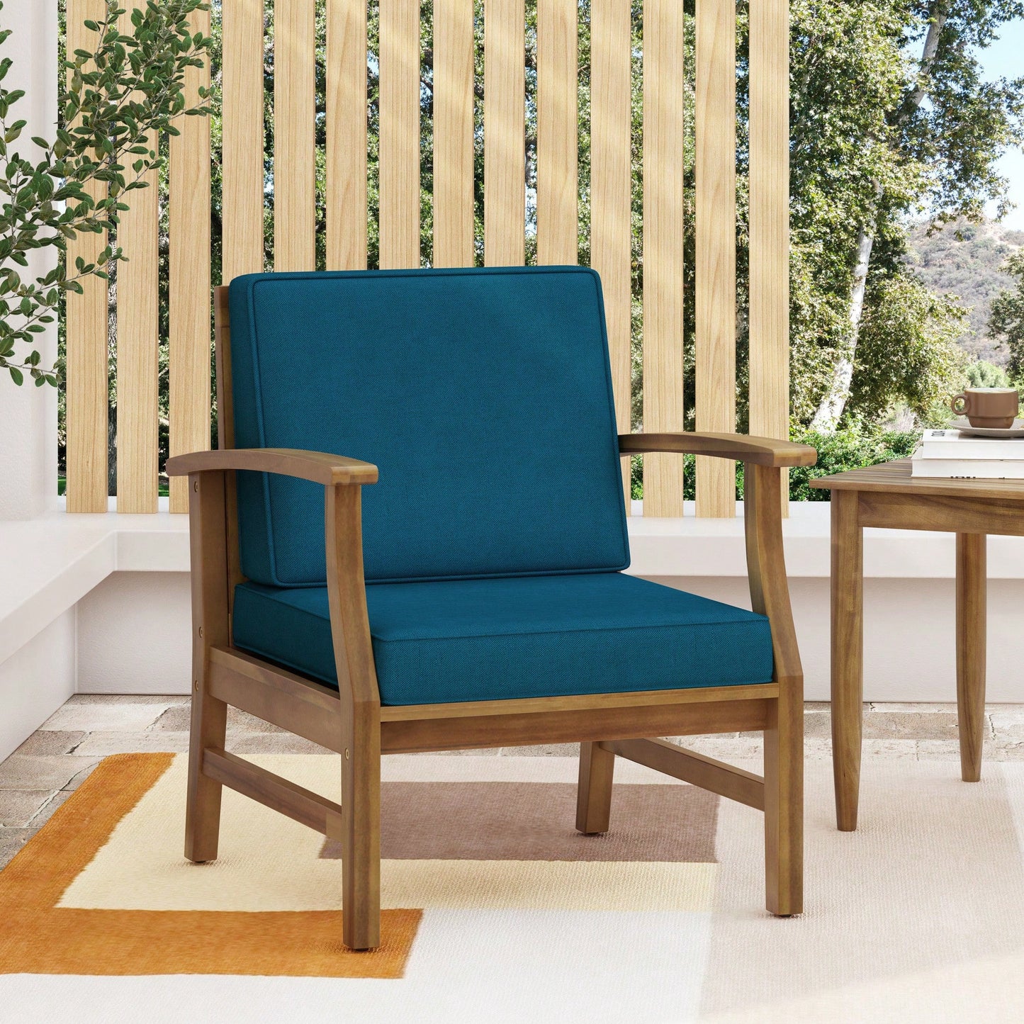 Elegant Modern Club Chair For Stylish Living Room And Lounge Spaces