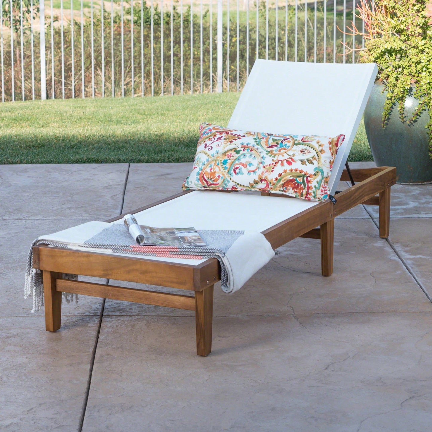 Mesh Outdoor Chaise Lounge For Relaxation And Comfort White