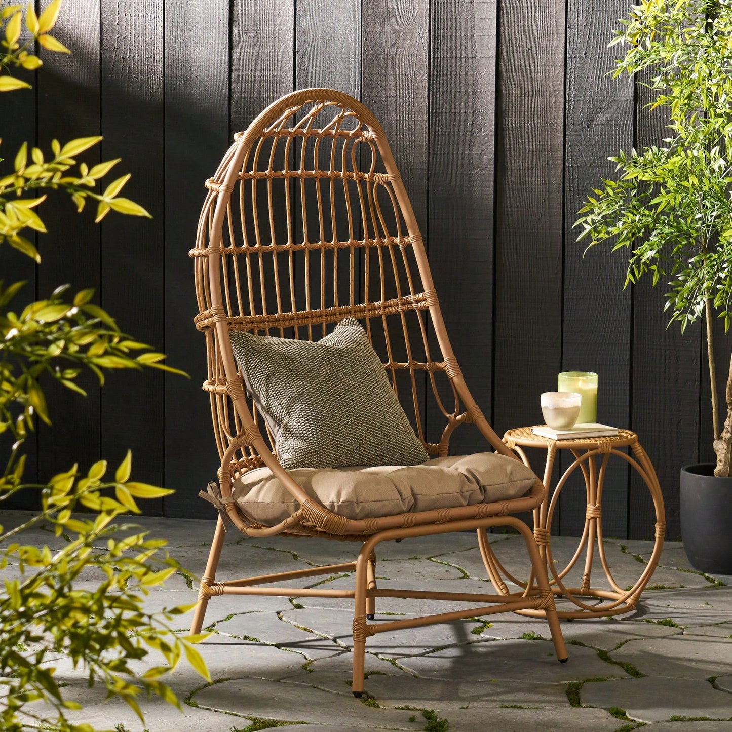 Cozy Hanging Lounge Chair For Indoor And Outdoor Relaxation