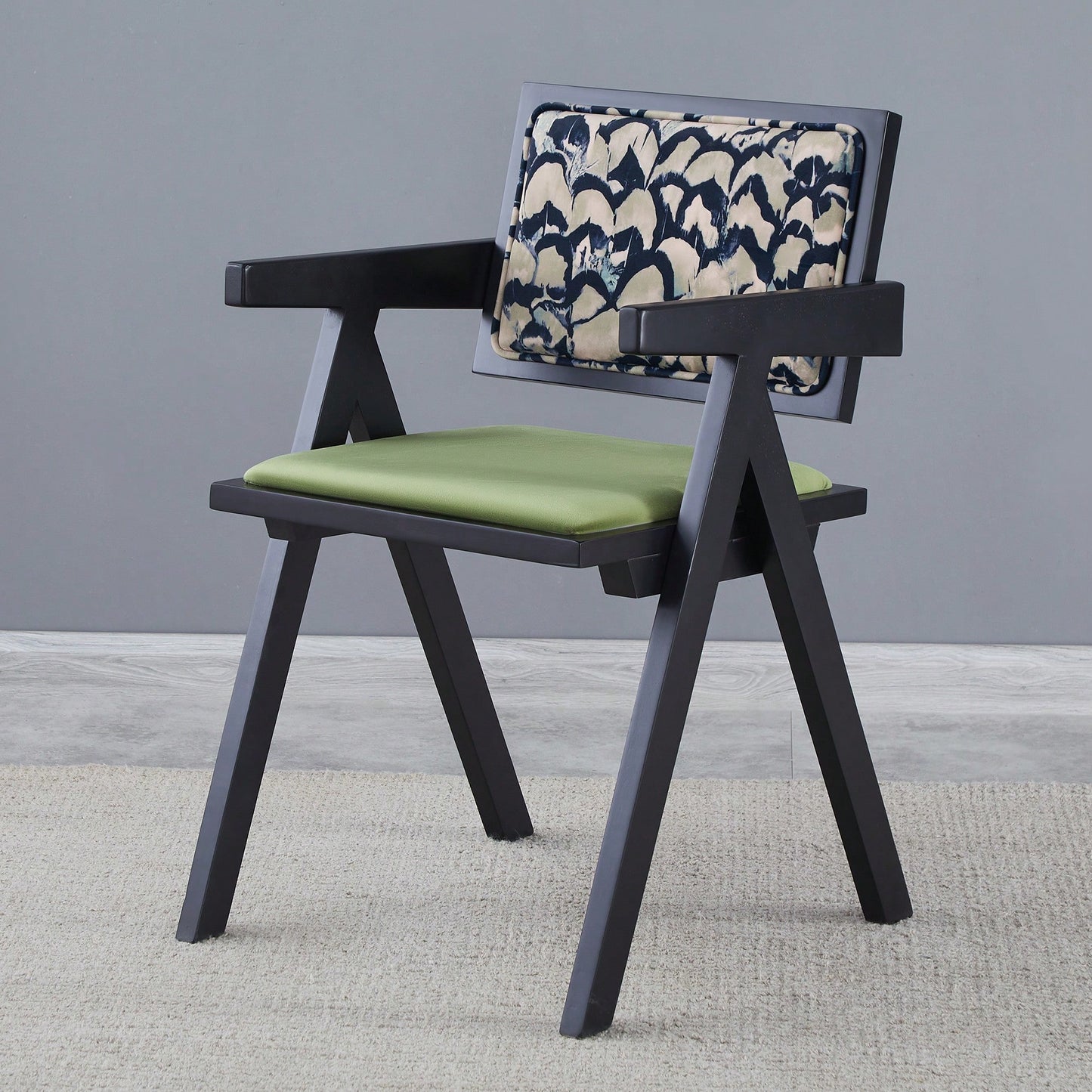 Set Of 2 Medieval Style Black Rubber Wood Dining Chairs With Armrests - Simple Natural Living Room Seating