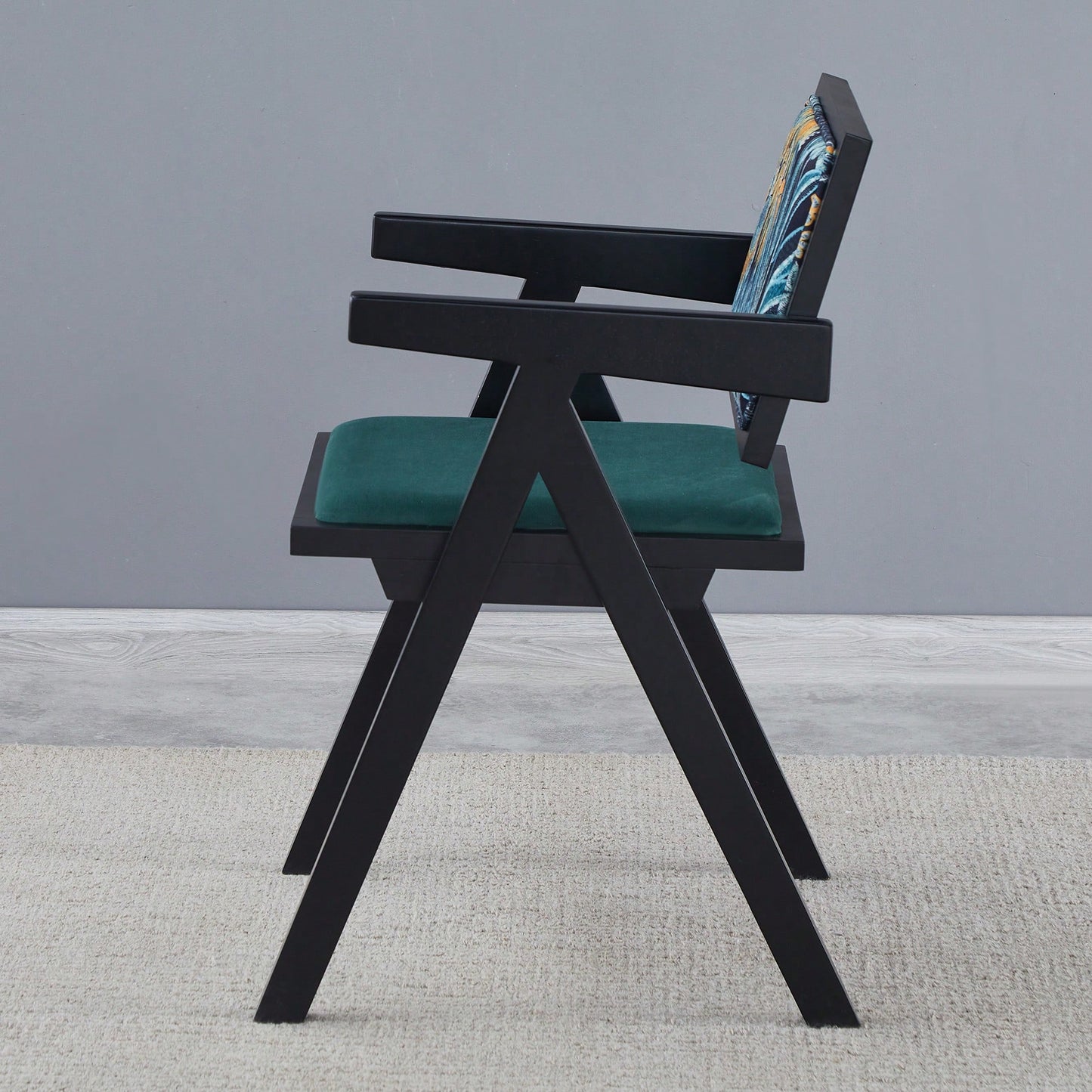 Set Of 2 Medieval Style Black Rubber Wood Dining Chairs With Armrests - Simple Natural Living Room Seating