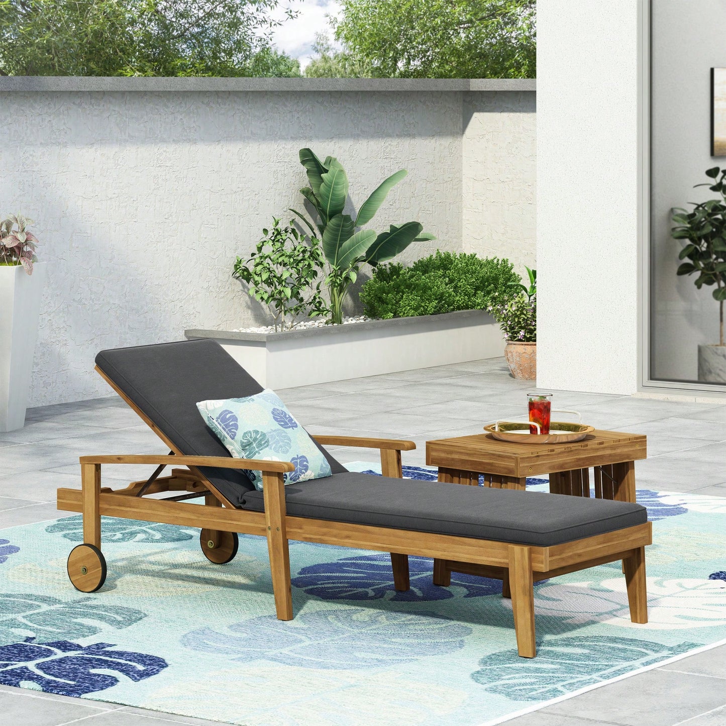 Elegant Modern Chaise Lounge For Stylish Living Room Decor