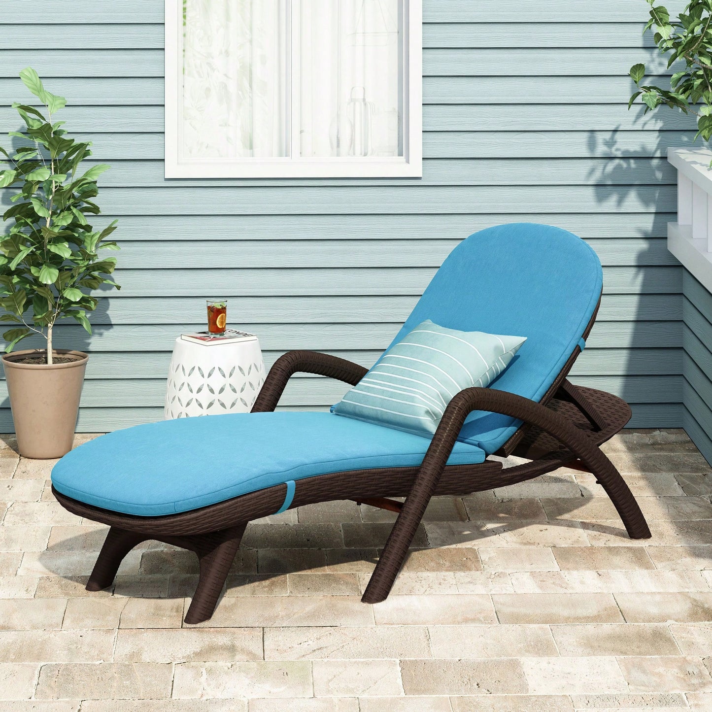 Comfortable Chaise Lounge With Soft Cushion For Relaxation And Style