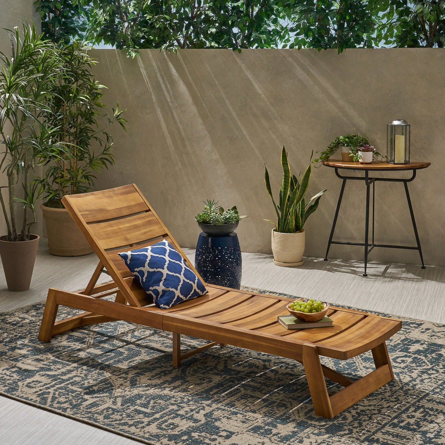 Luxurious Modern Chaise Lounge For Stylish Home Decor And Relaxation