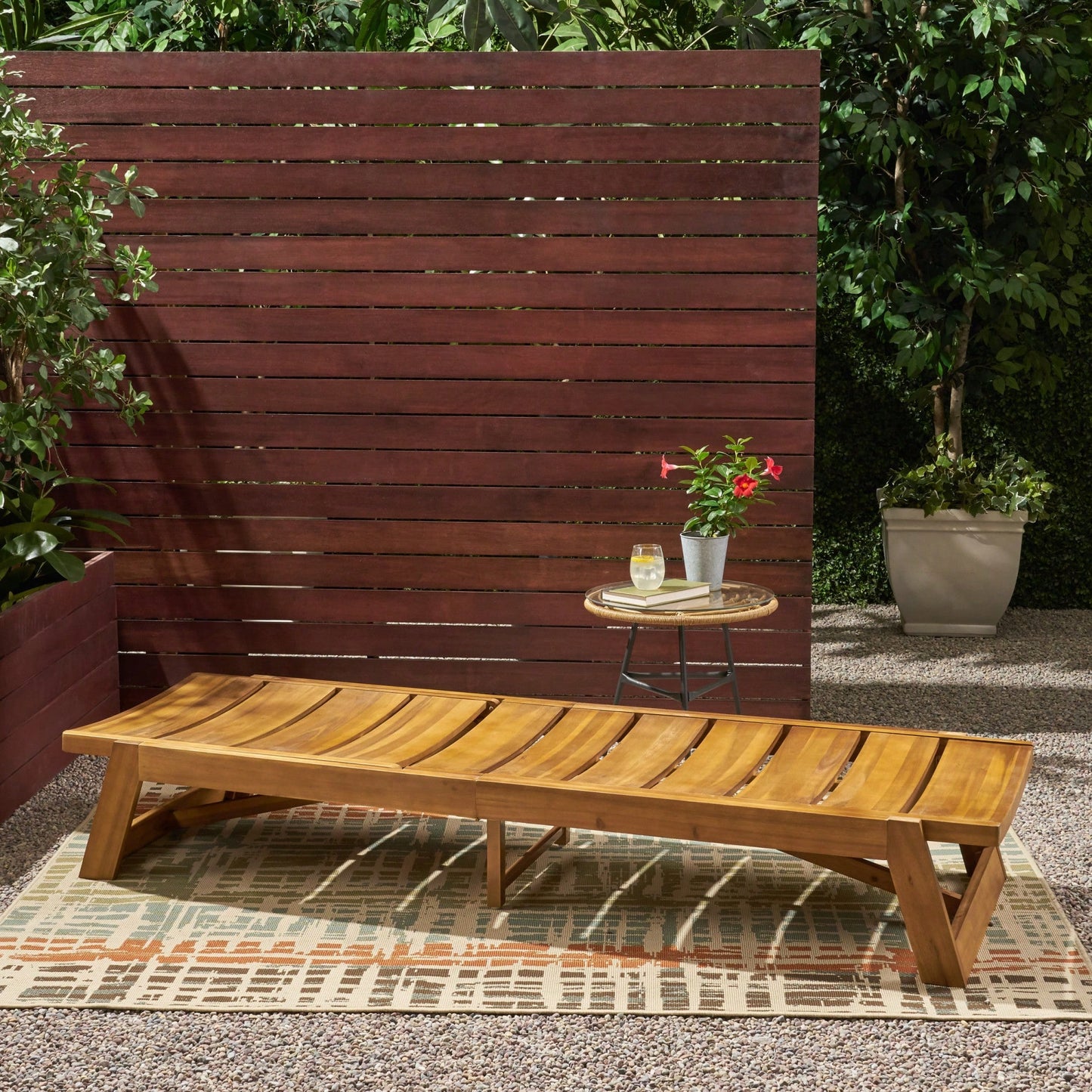 Luxurious Modern Chaise Lounge For Stylish Home Decor And Relaxation