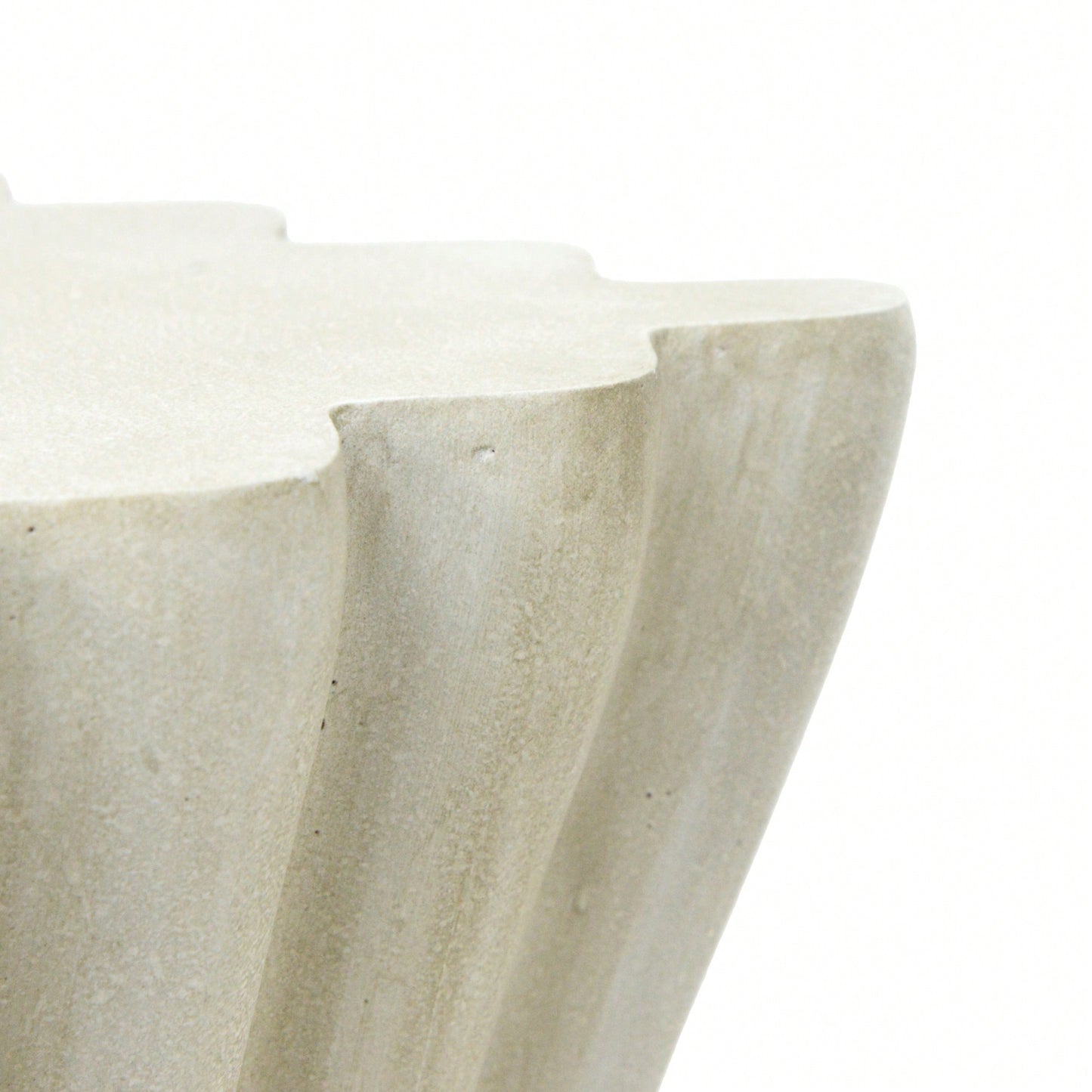 Archaistic Wavy Side Table For Modern Living Spaces