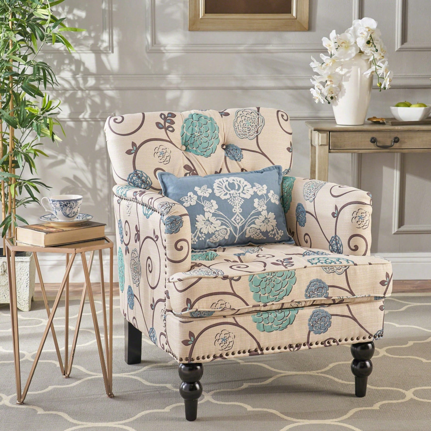 Elegant Tufted Club Chair For Living Room And Office Seating