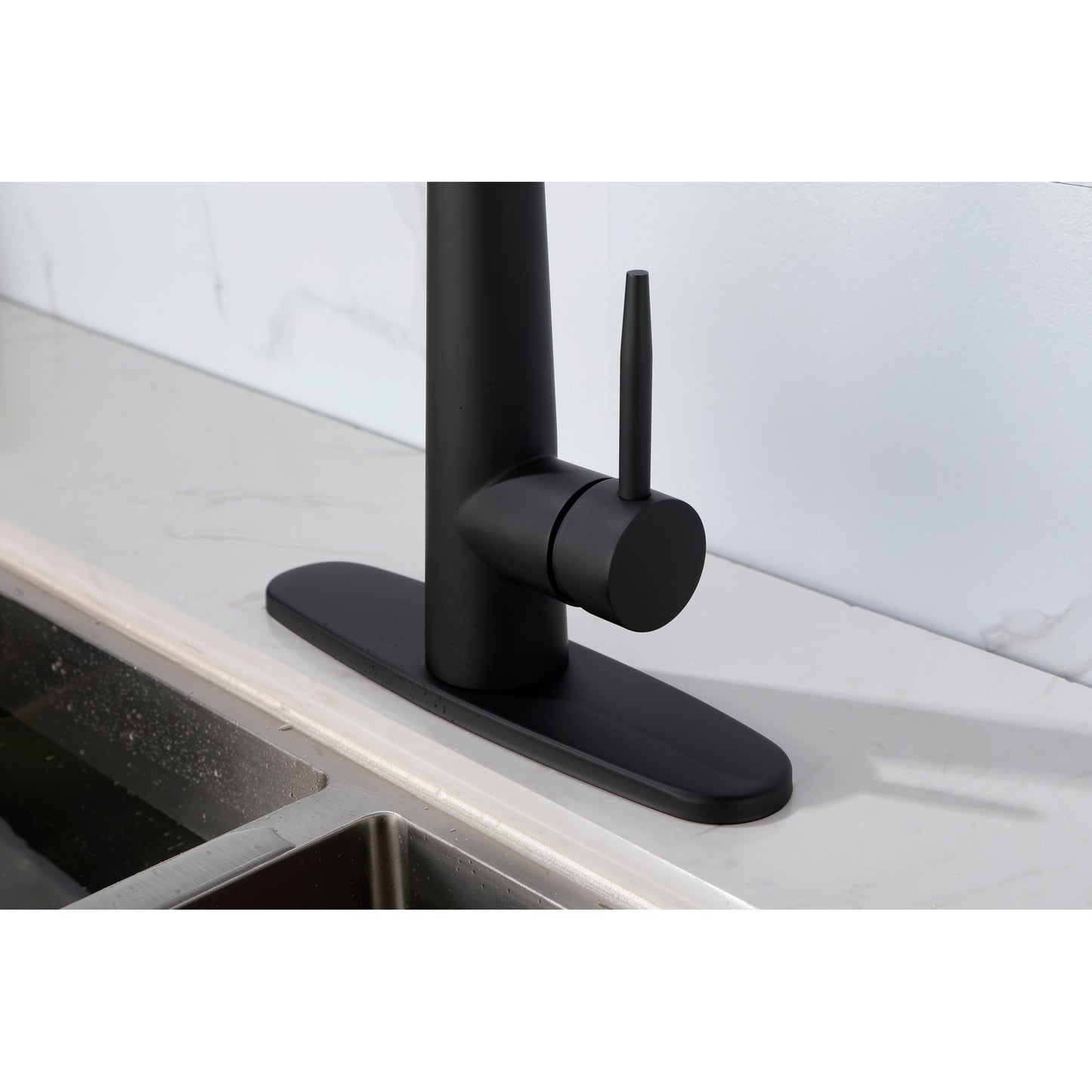Black Kitchen Faucet with Pull Down Sprayer - Matte Finish, Single Handle, Fingerprint Resistant, Deck Mount Sink Faucet