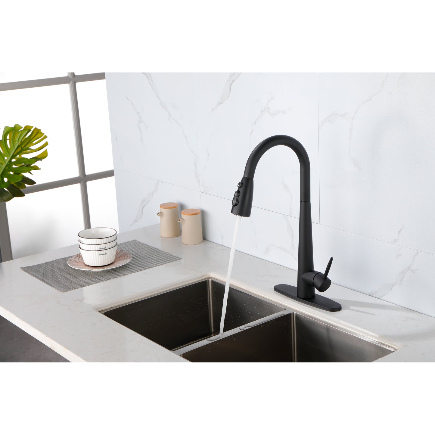 Black Kitchen Faucet with Pull Down Sprayer - Matte Finish, Single Handle, Fingerprint Resistant, Deck Mount Sink Faucet