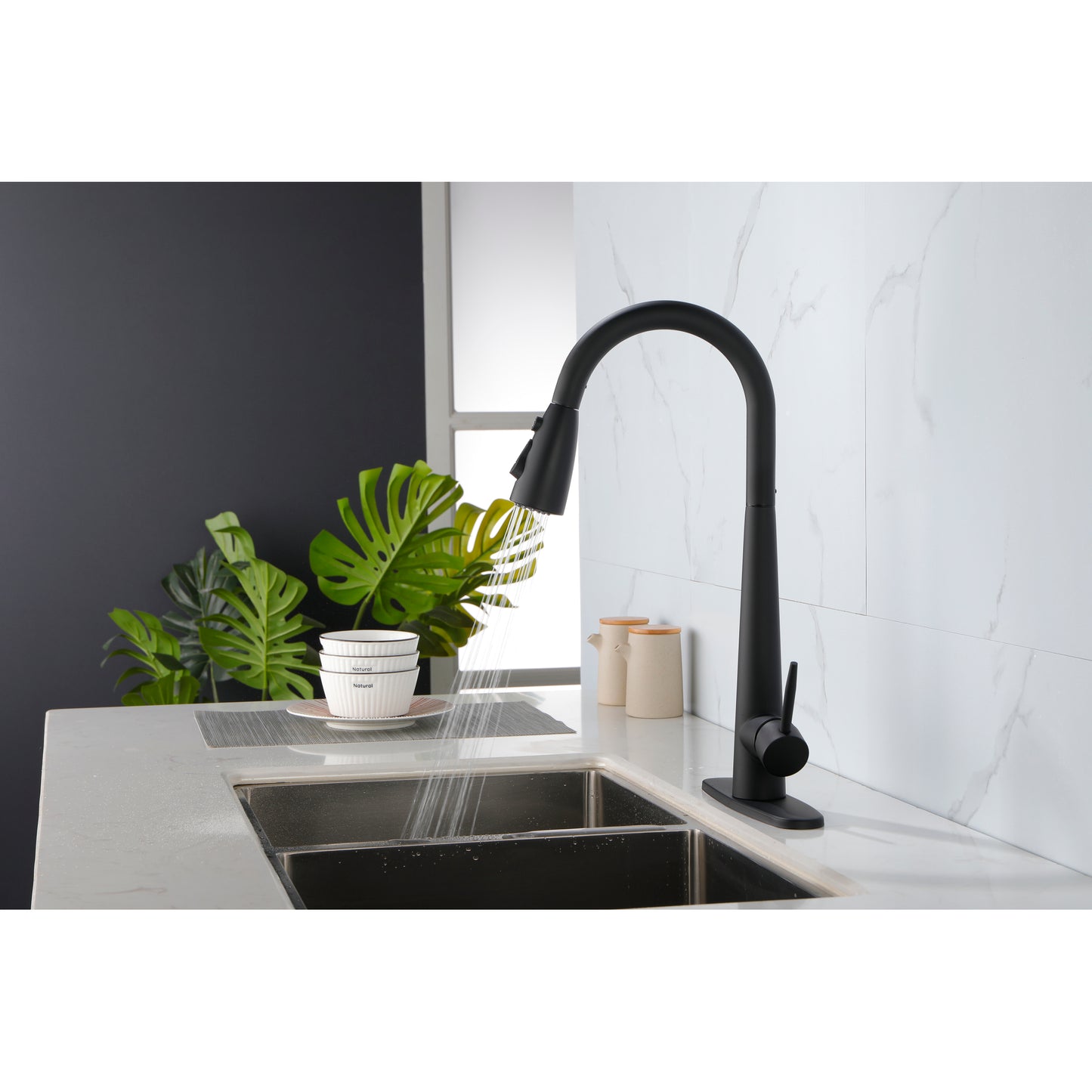 Black Kitchen Faucet with Pull Down Sprayer - Matte Finish, Single Handle, Fingerprint Resistant, Deck Mount Sink Faucet