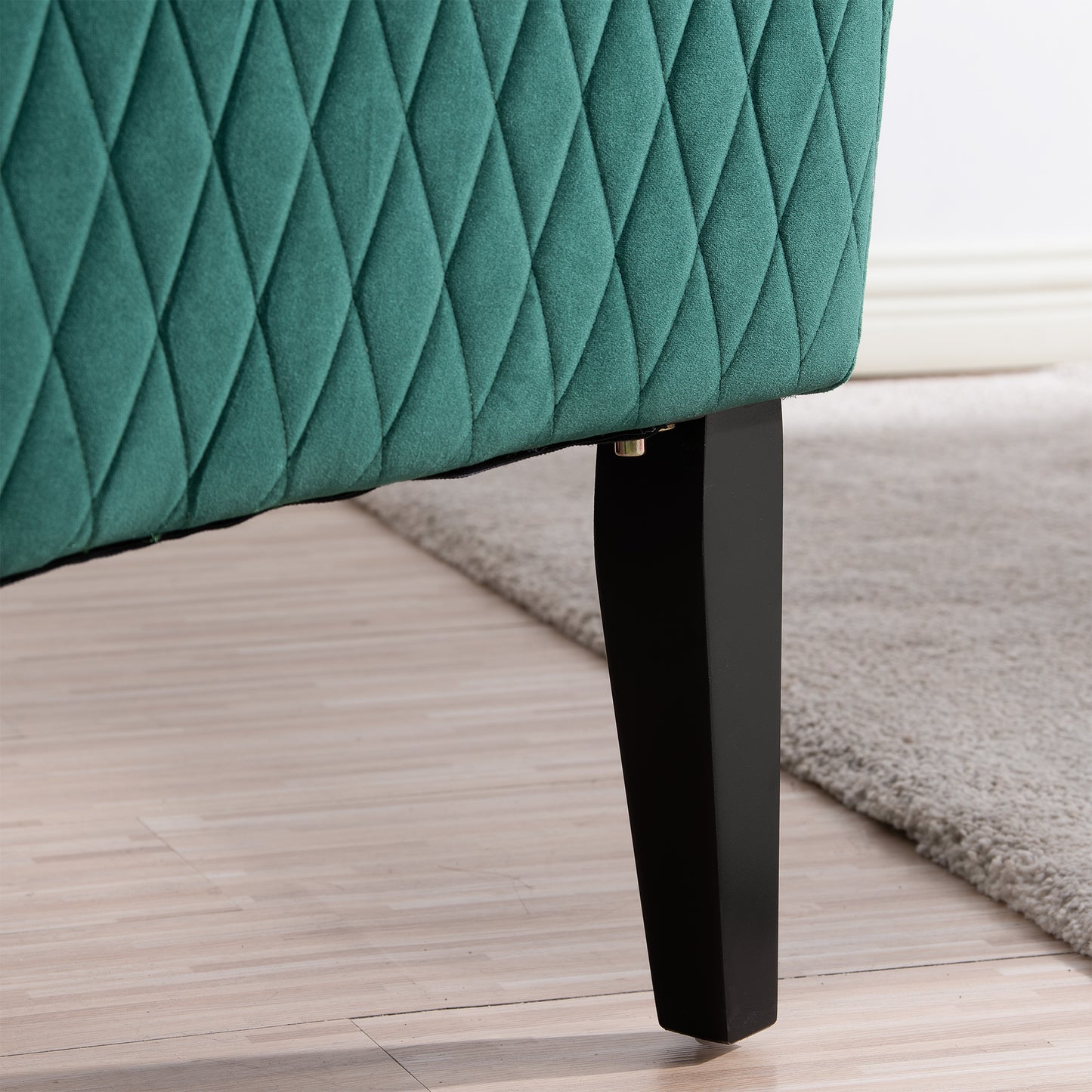 Elegant Green High-Back Velvet Accent Chair with Padded Comfort and Wooden Legs for Living Room or Bedroom