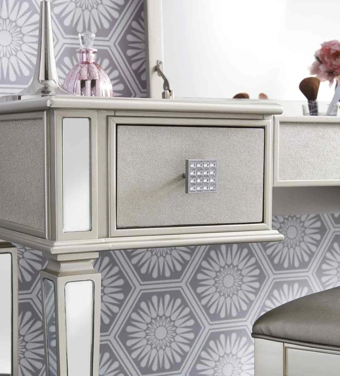 Mirrored Vanity Desk with Drawers and Stool, Flip Top Makeup Table Set for Bedroom, Stylish Dressing Table for Women and Girls