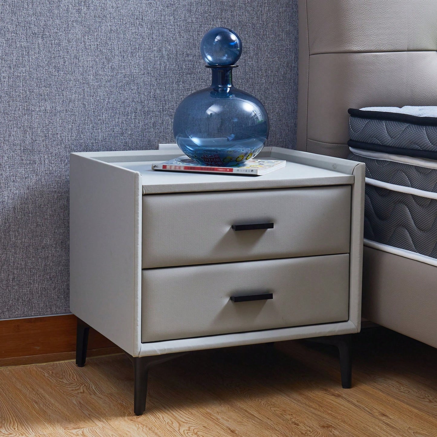 Modern Nightstand With 2 Drawers, Night Stand With PU Leather And Hardware Legs, End Table, Bedside Cabinet For Living Room/Bedroom