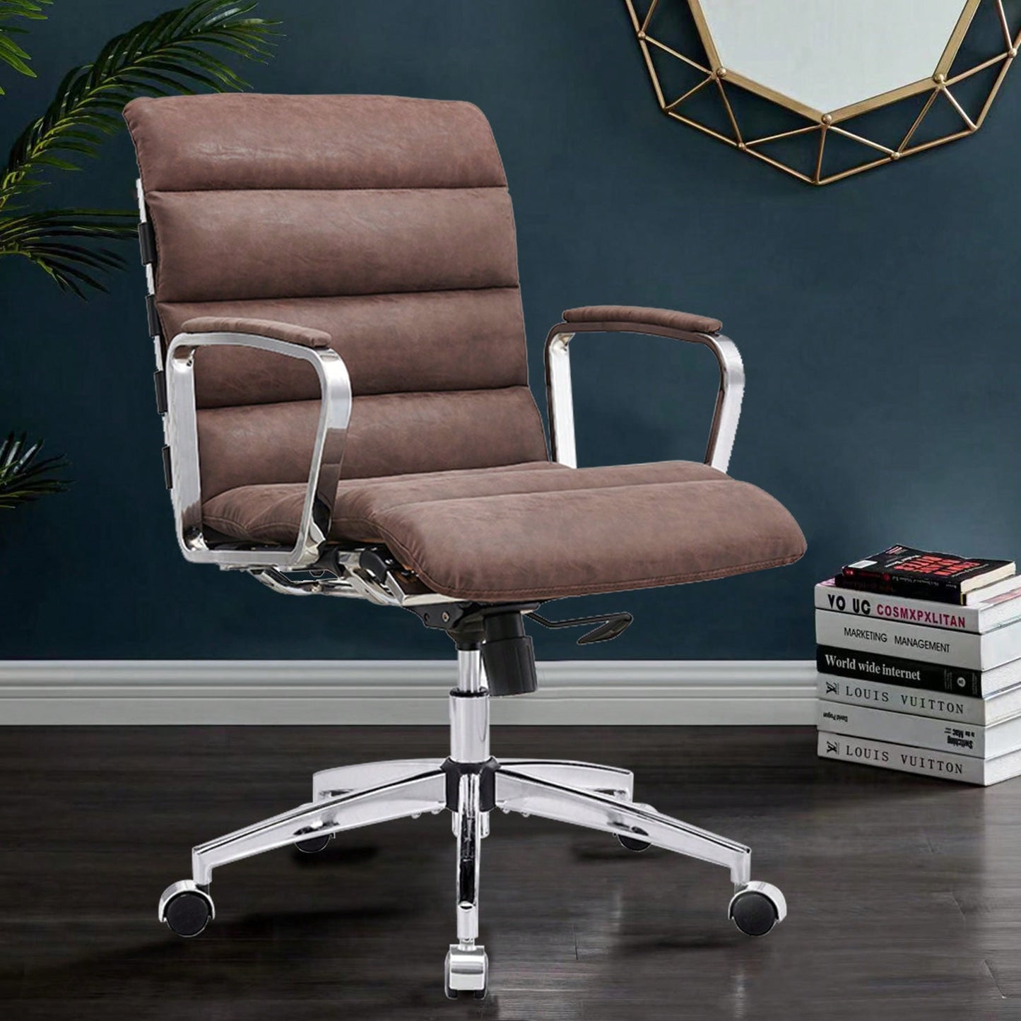 Modern Swivel Office Desk Chair Luxury Executive Boss Ergonomic Computer Chair Armrest Brown Color Metal Frame Office Chair