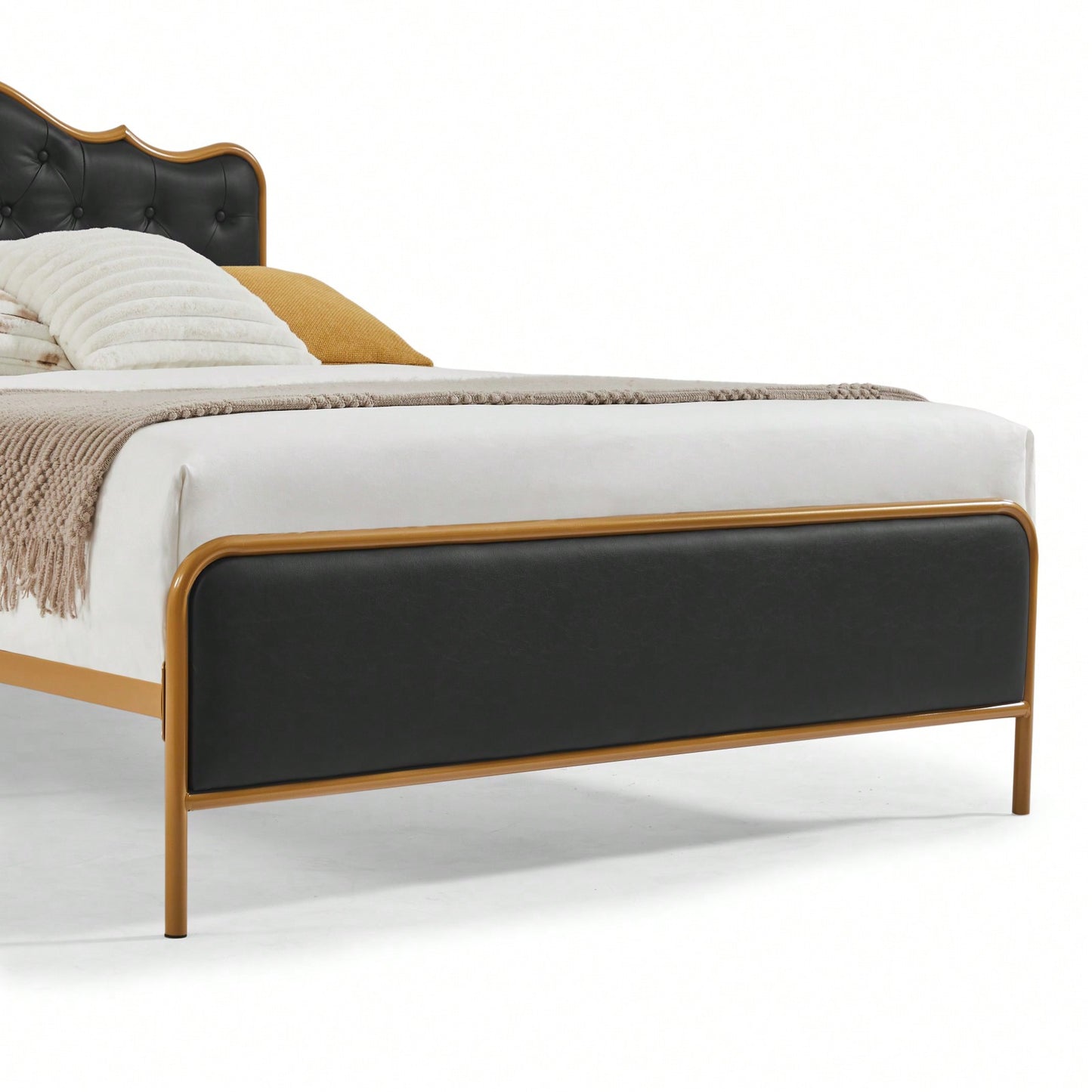 Classic Buckle Shaped Backrest, Metal Frame, Solid Wood Ribs, Sponge Soft Bag, Comfortable And Elegant Atmosphere, Full-Size, F Sleeping Bed