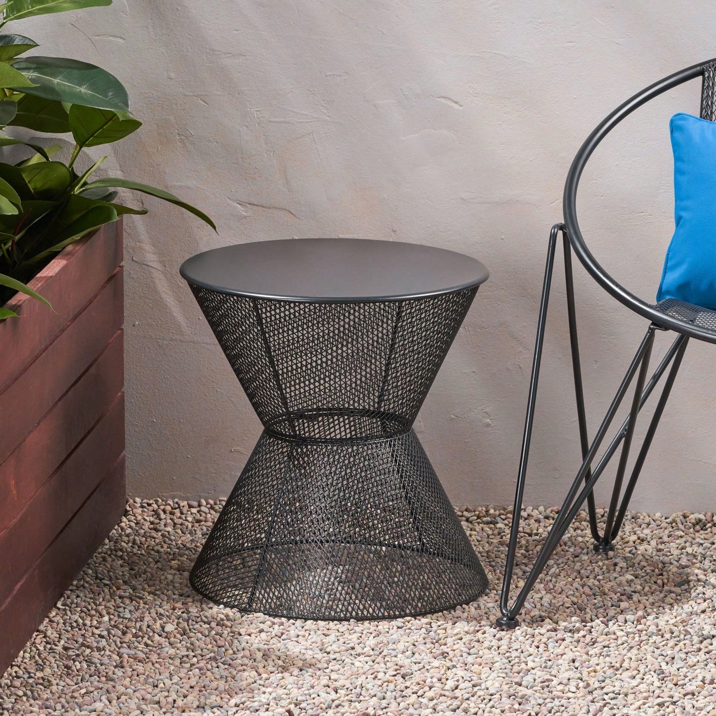 Modern Outdoor Hourglass Mesh Side Table with Iron Frame for Patio Garden Poolside Drinks and Snacks