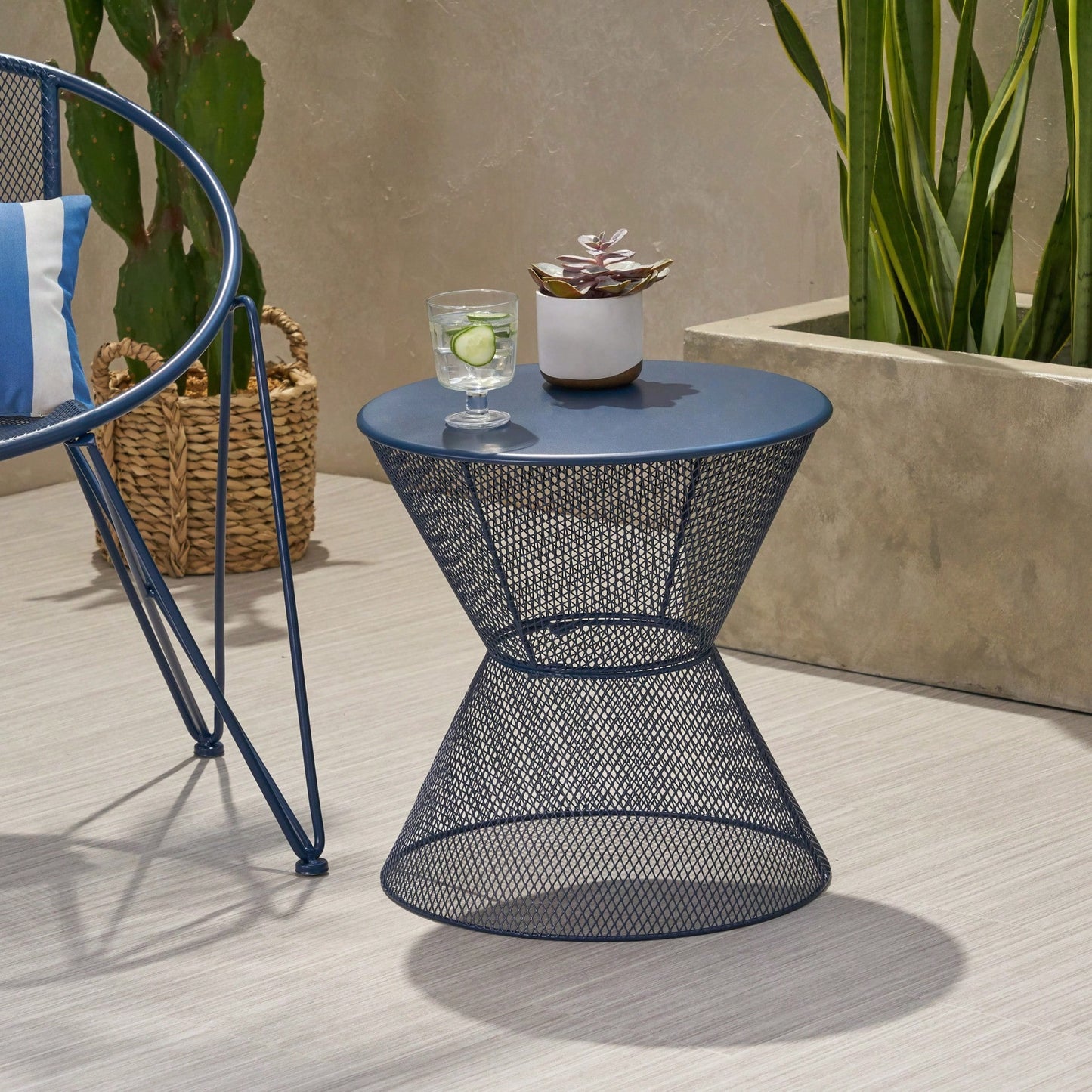 Modern Outdoor Hourglass Mesh Side Table with Iron Frame for Patio Garden Poolside Drinks and Snacks