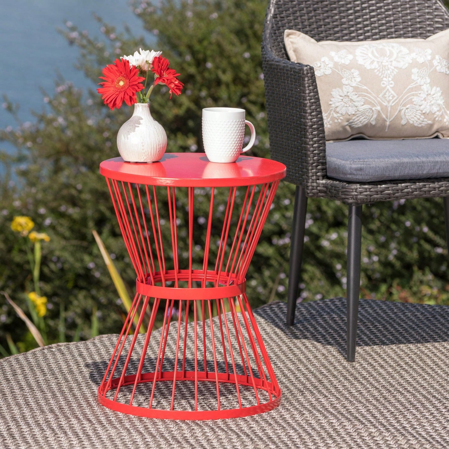 Chic Modern Hourglass Side Table for Outdoor Use Powder-Coated Iron Open Cage Design 16.25 W x 16.25 D x 21 H Ideal for Snacks and Drinks