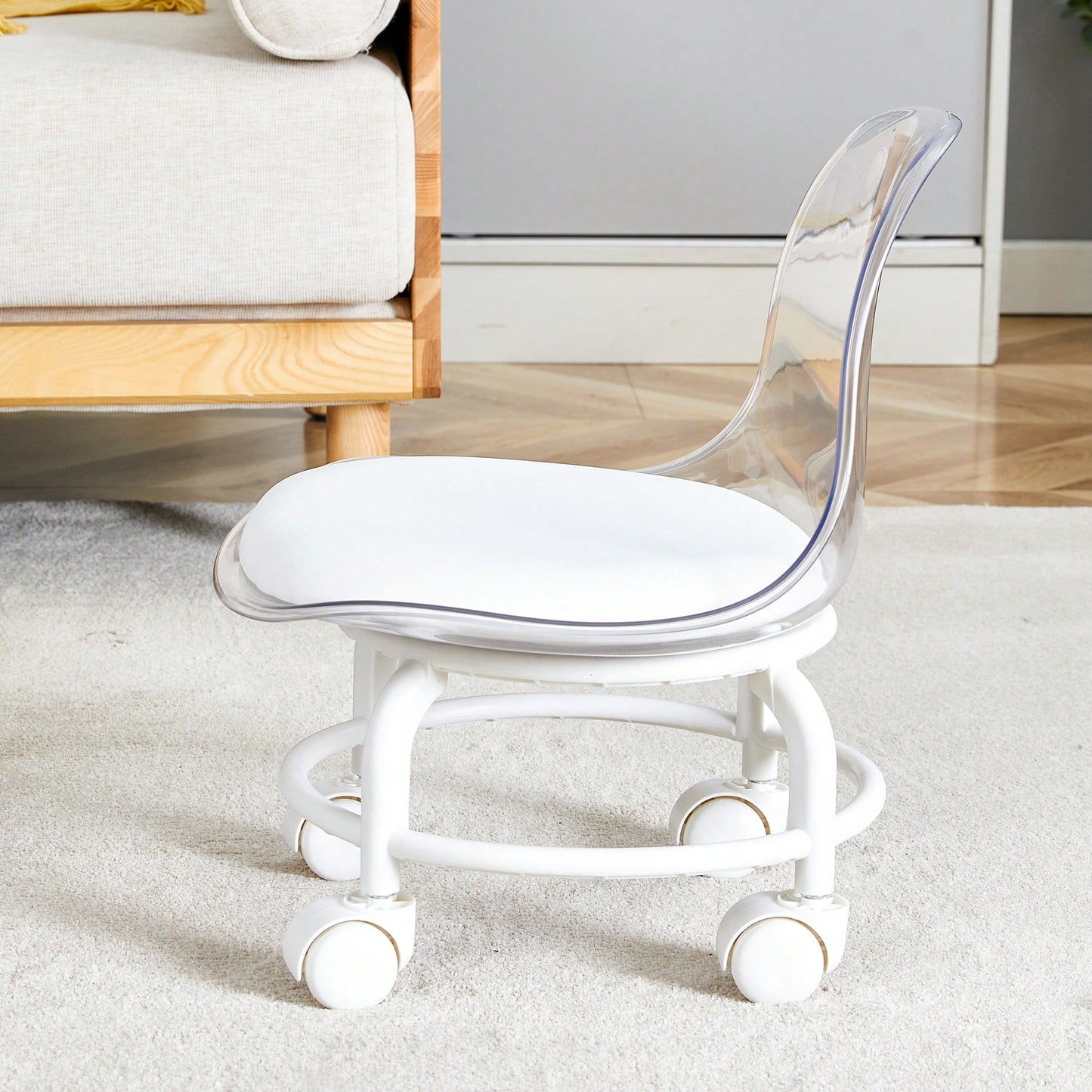 Small White Swivel Chair With Silky Pulleys For Modern Family - 360° Rotation, Easy Assembly, Stylish And Versatile