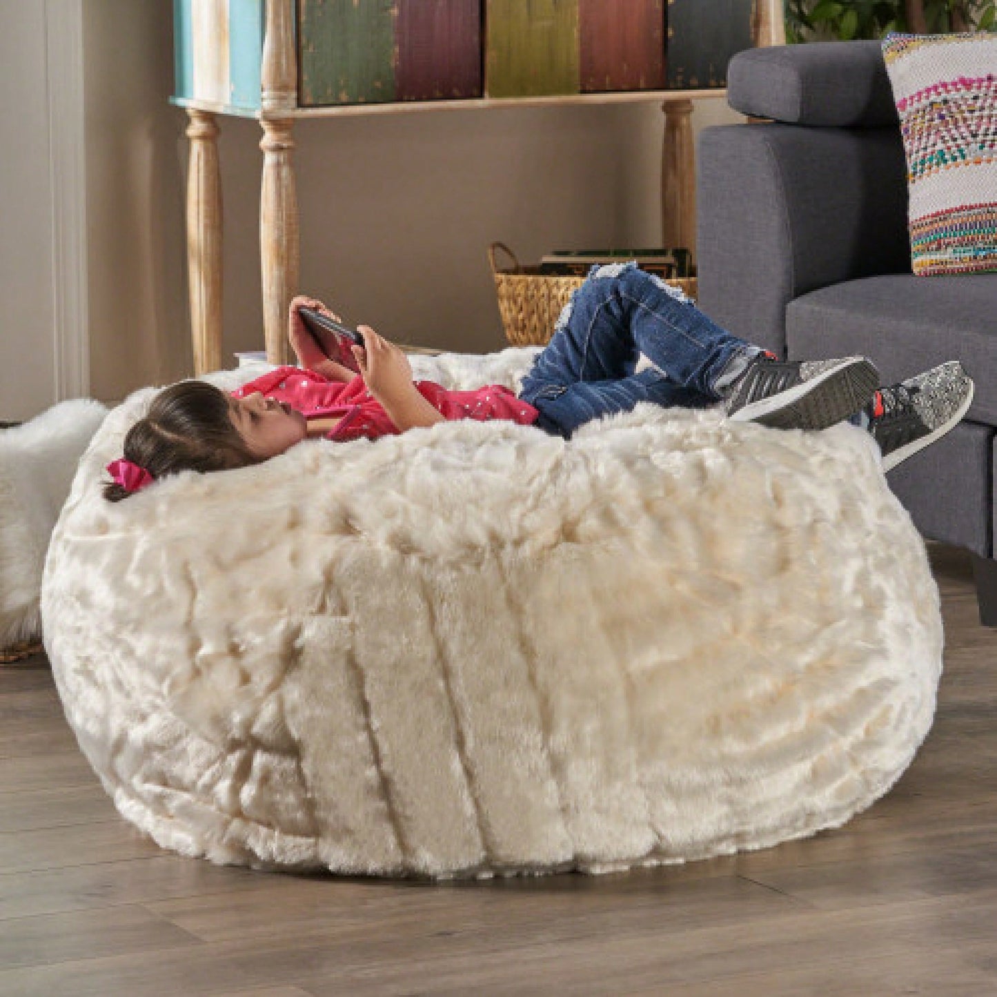 Luxurious White Faux Fur Bean Bag - Modern 3-Foot Design For Cozy Comfort
