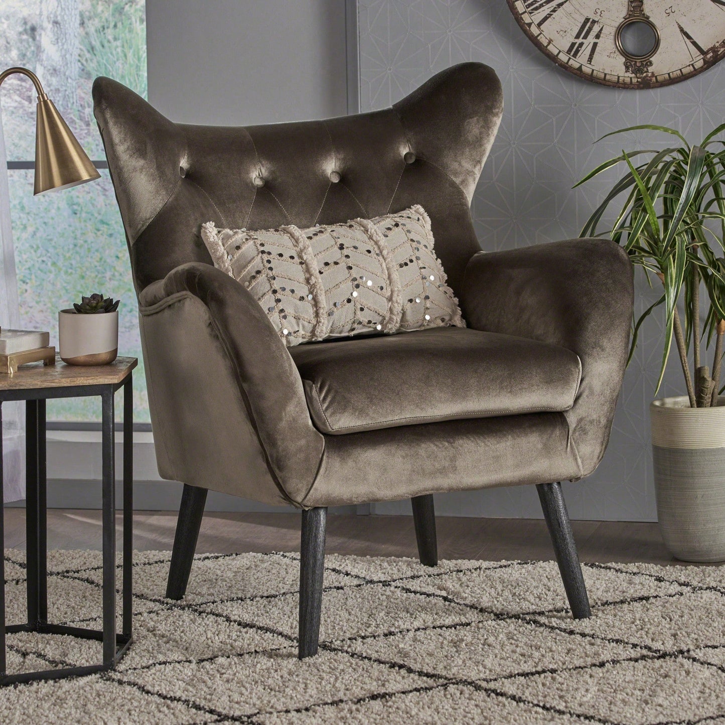 Stylish Ergonomic Armchair For Ultimate Comfort And Support In Any Living Space