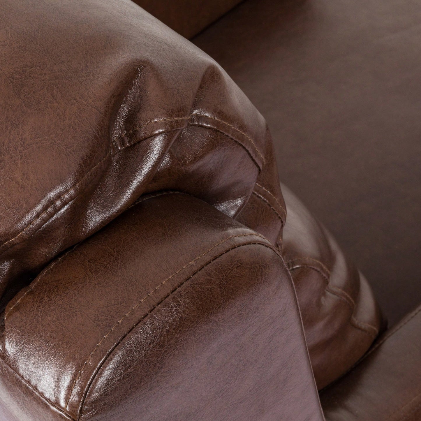 Elegant Upholstered Club Chair For Cozy Living Room Seating – Stylish Accent Chair For Home Decor