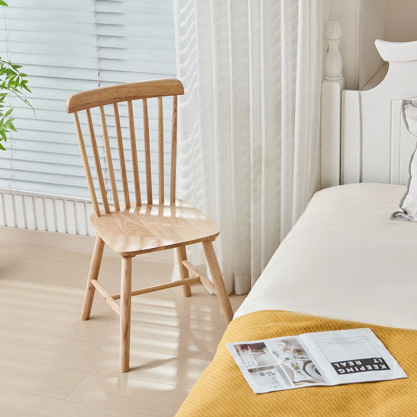 Set Of 4 White Solid Wood Dining Chairs - Simple Natural Design For Dining Room And Living Space