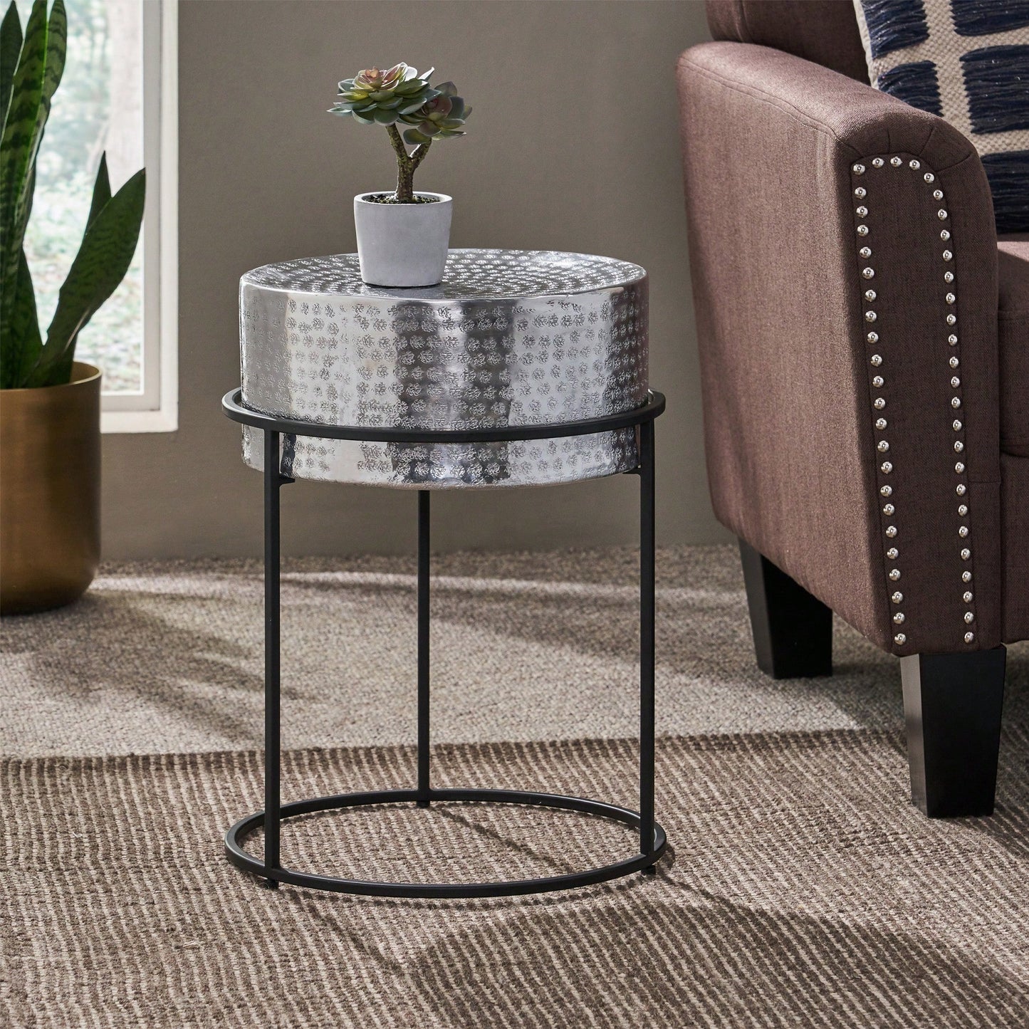 Elegant Round End Table With Modern Design For Living Room Or Bedroom