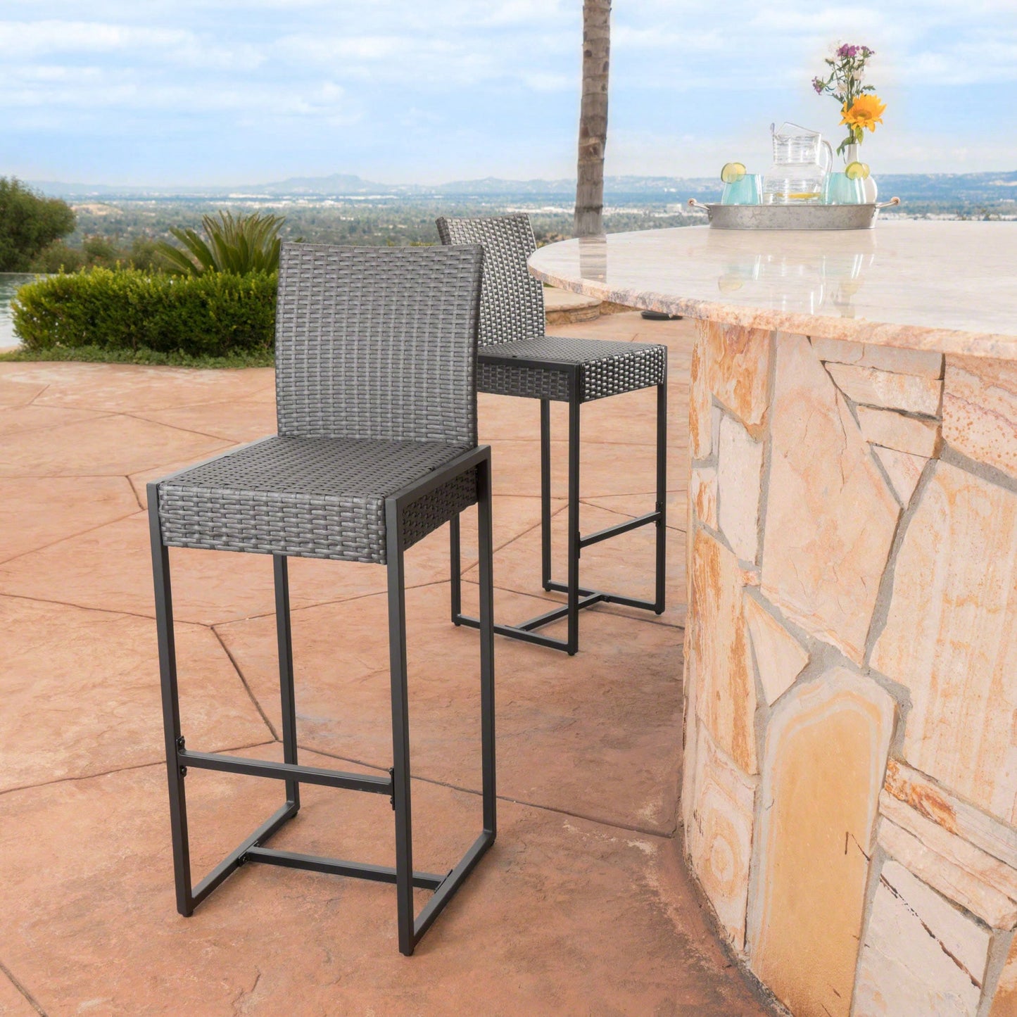 Stylish And Durable Outdoor Patio Bar Stool For Comfortable Seating